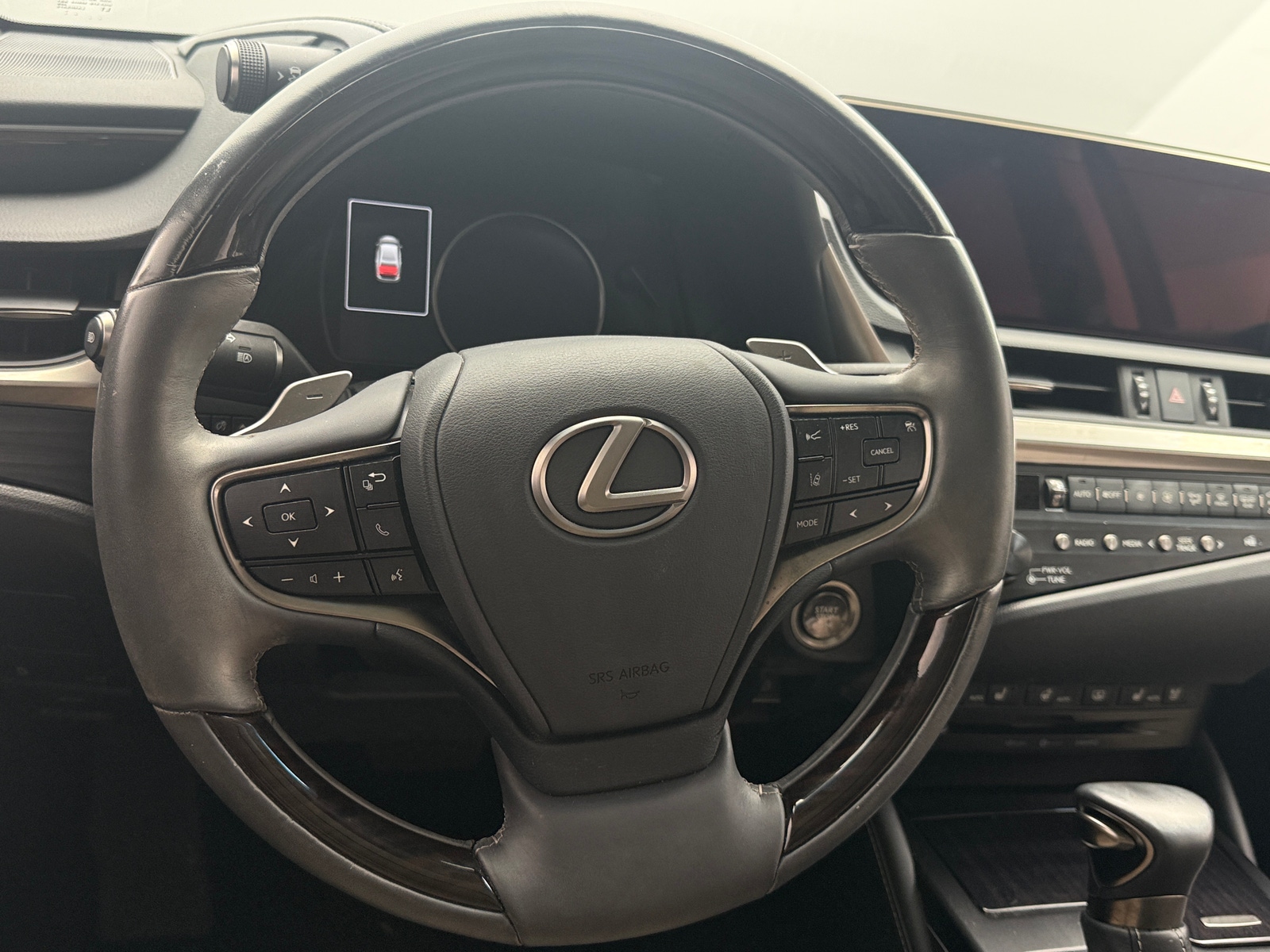 Thumbnail: 2019 Lexus ES - 4