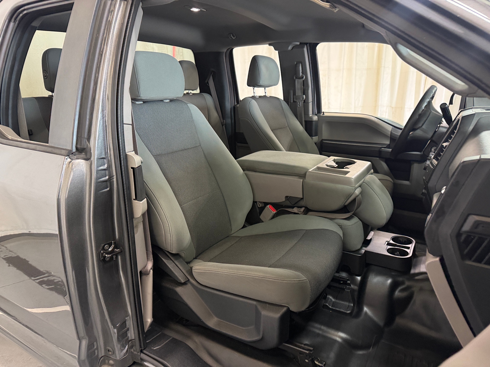 Thumbnail: 2016 Ford Econoline - 2