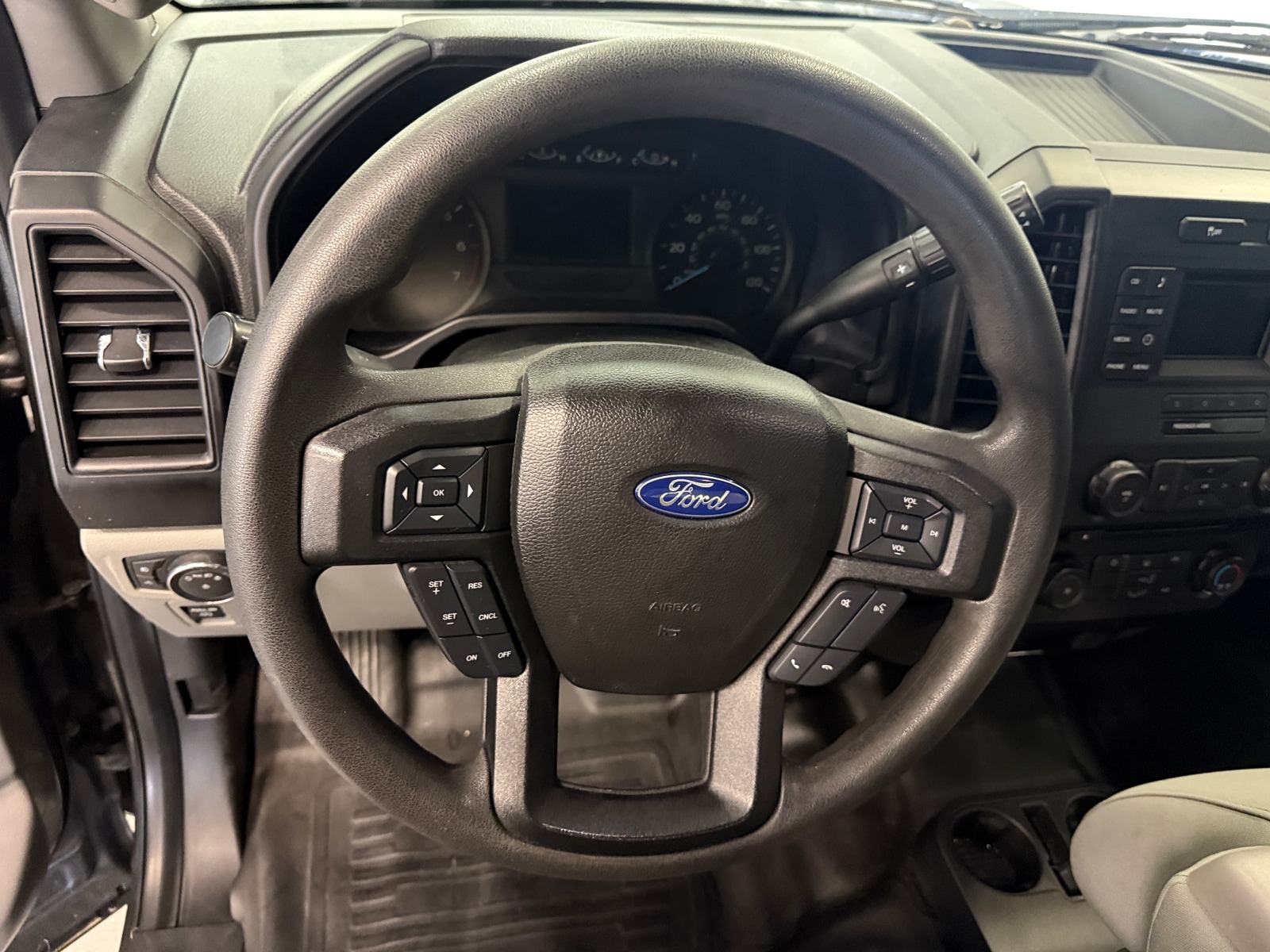 Thumbnail: 2016 Ford Econoline - 5
