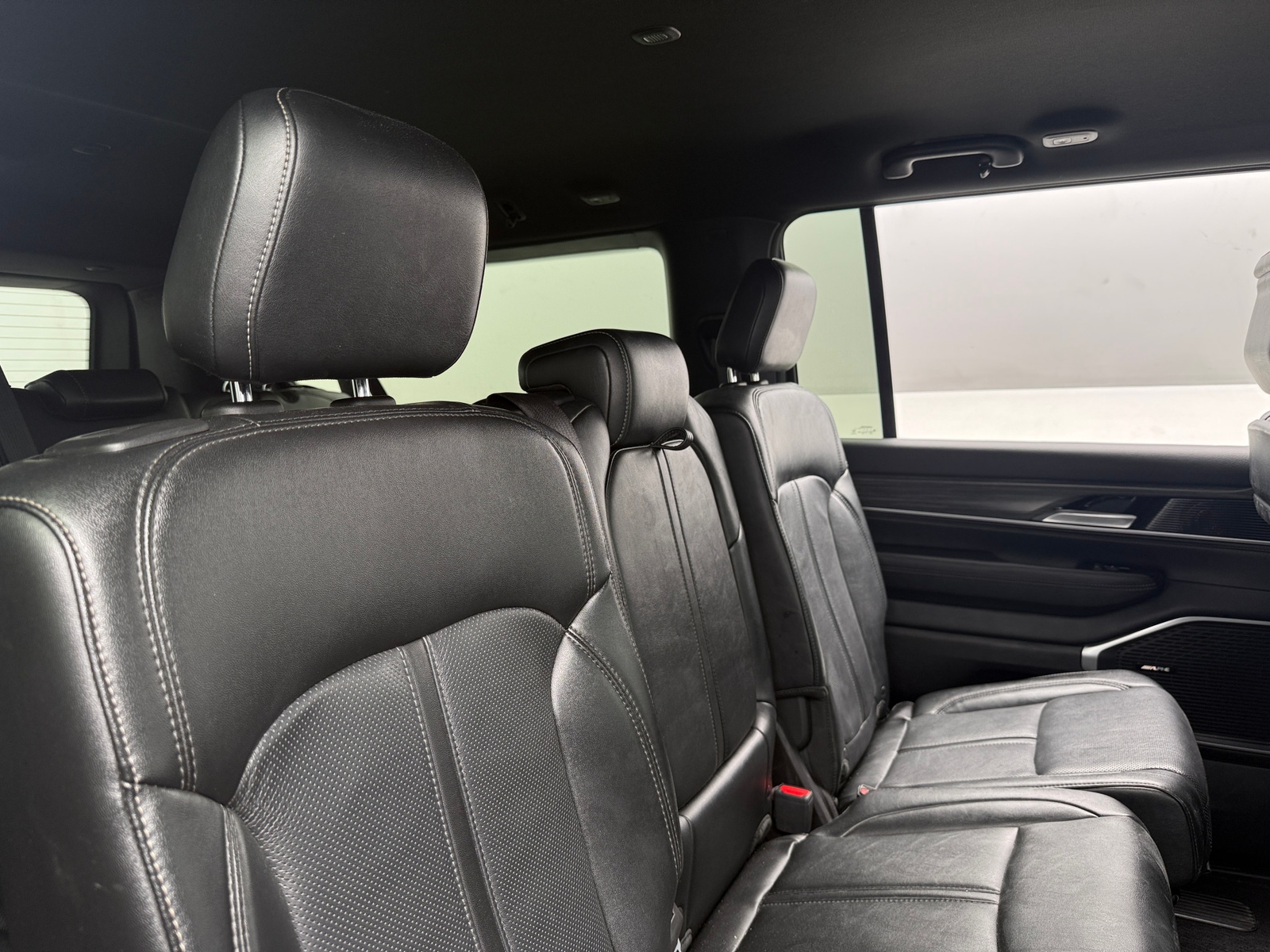 Thumbnail: 2024 Jeep Wagoneer - 5
