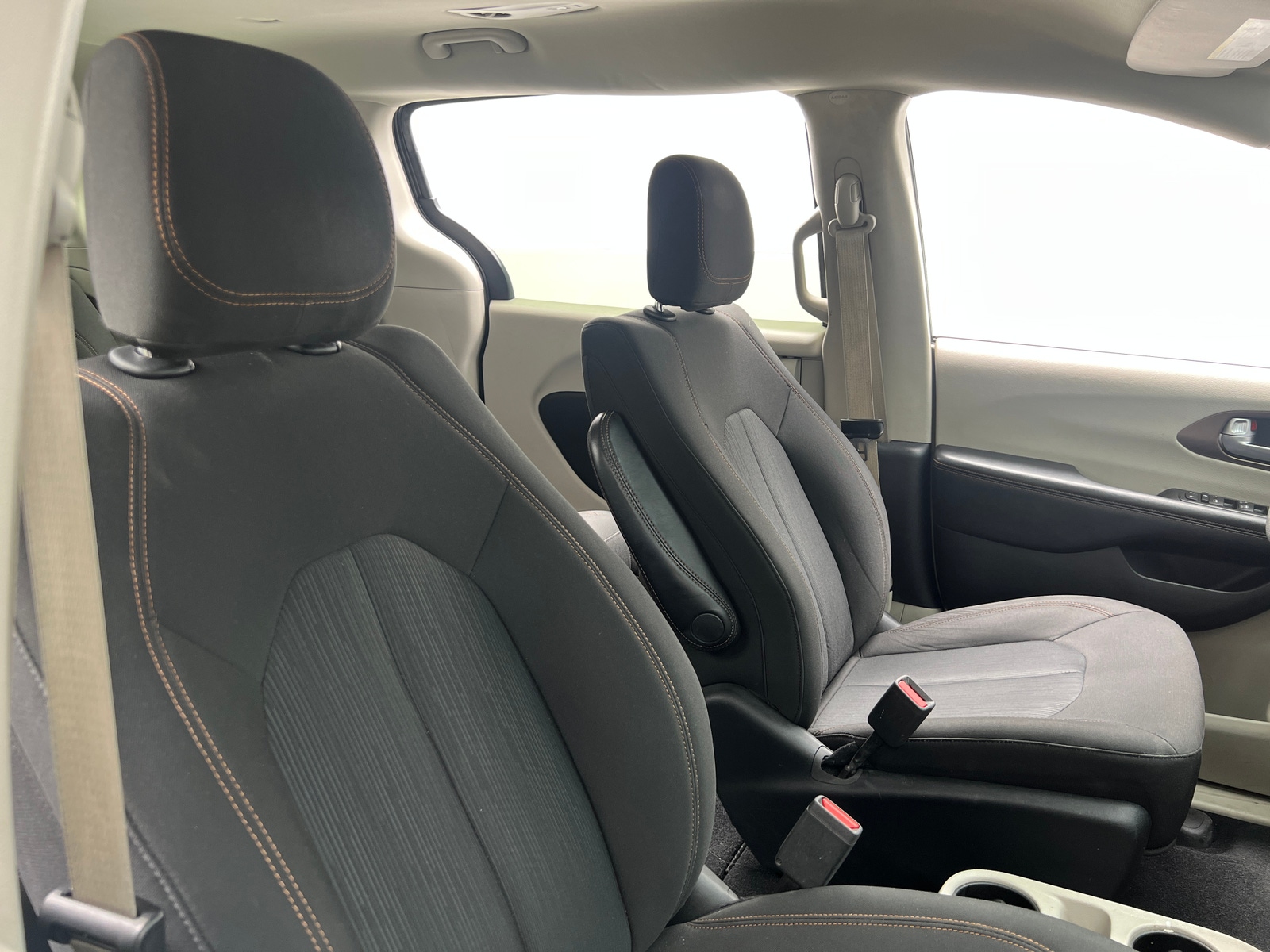 Thumbnail: 2017 Chrysler Pacifica - 2
