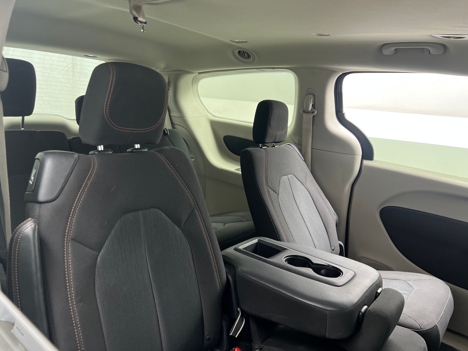 Thumbnail: 2017 Chrysler Pacifica - 6