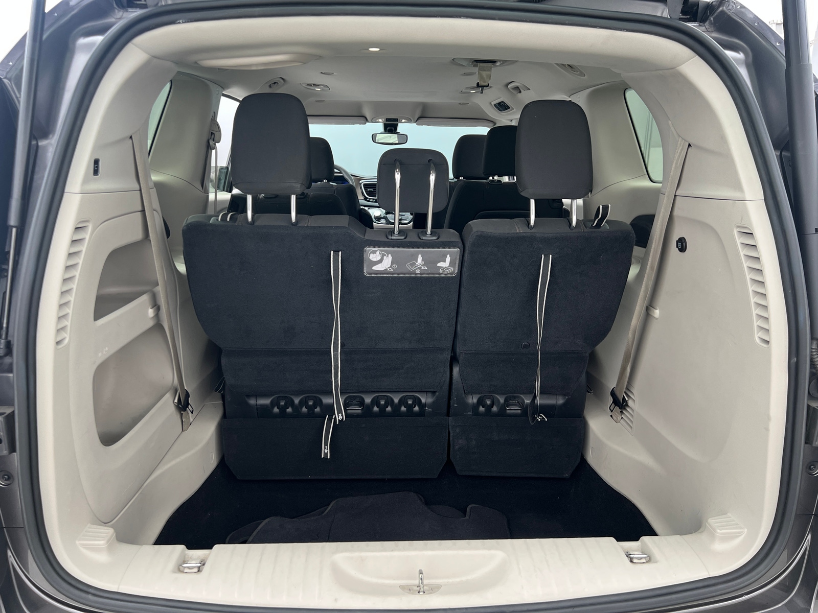 Thumbnail: 2017 Chrysler Pacifica - 7
