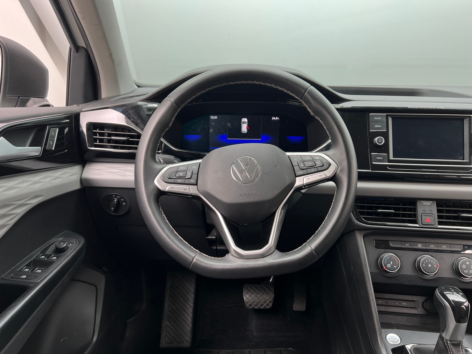 Thumbnail: 2022 Volkswagen Taos - 5