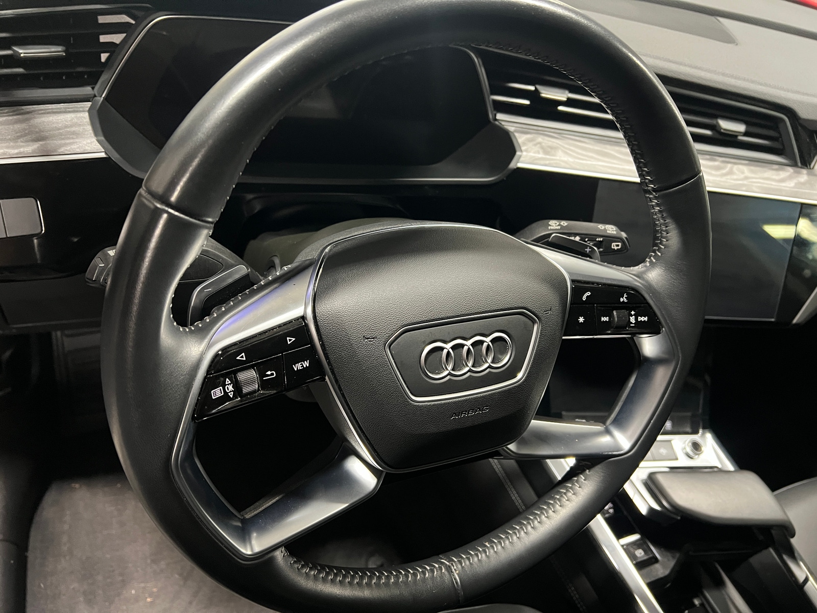 Thumbnail: 2021 Audi e-tron - 4