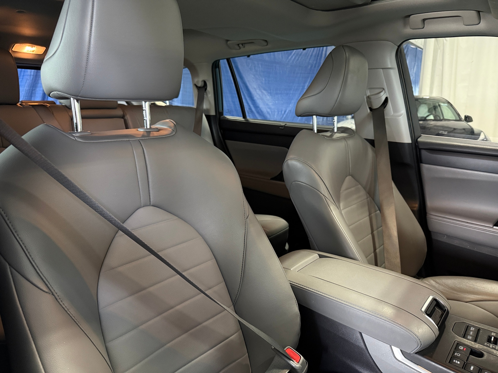 Thumbnail: 2023 Toyota Highlander - 2