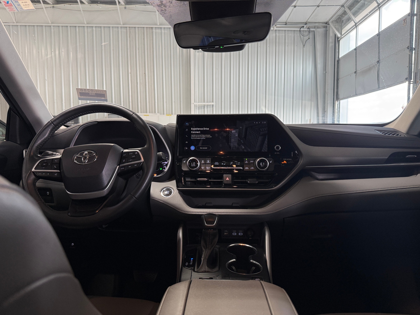 Thumbnail: 2023 Toyota Highlander - 3