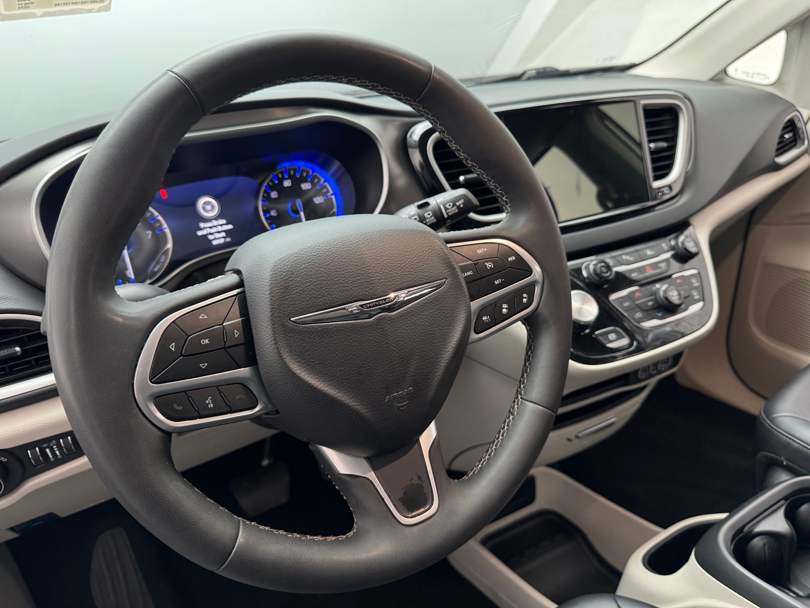 Thumbnail: 2024 Chrysler Pacifica - 4