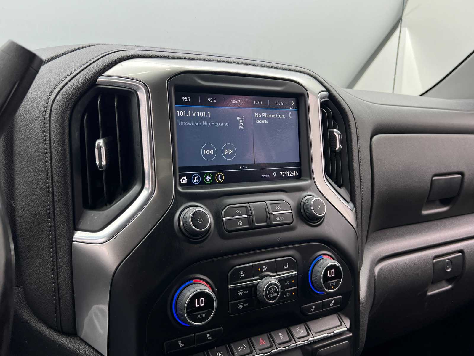 Thumbnail: 2021 Chevrolet Silverado 1500 - 4