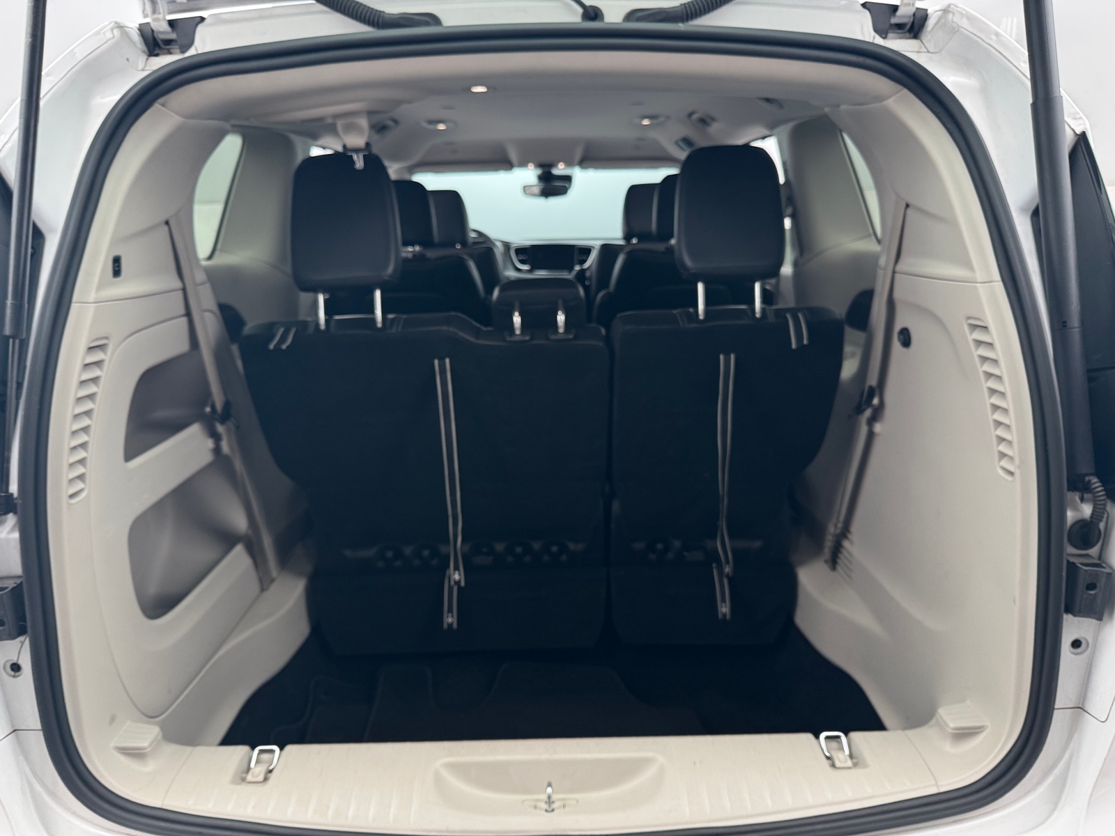 Thumbnail: 2024 Chrysler Pacifica - 6