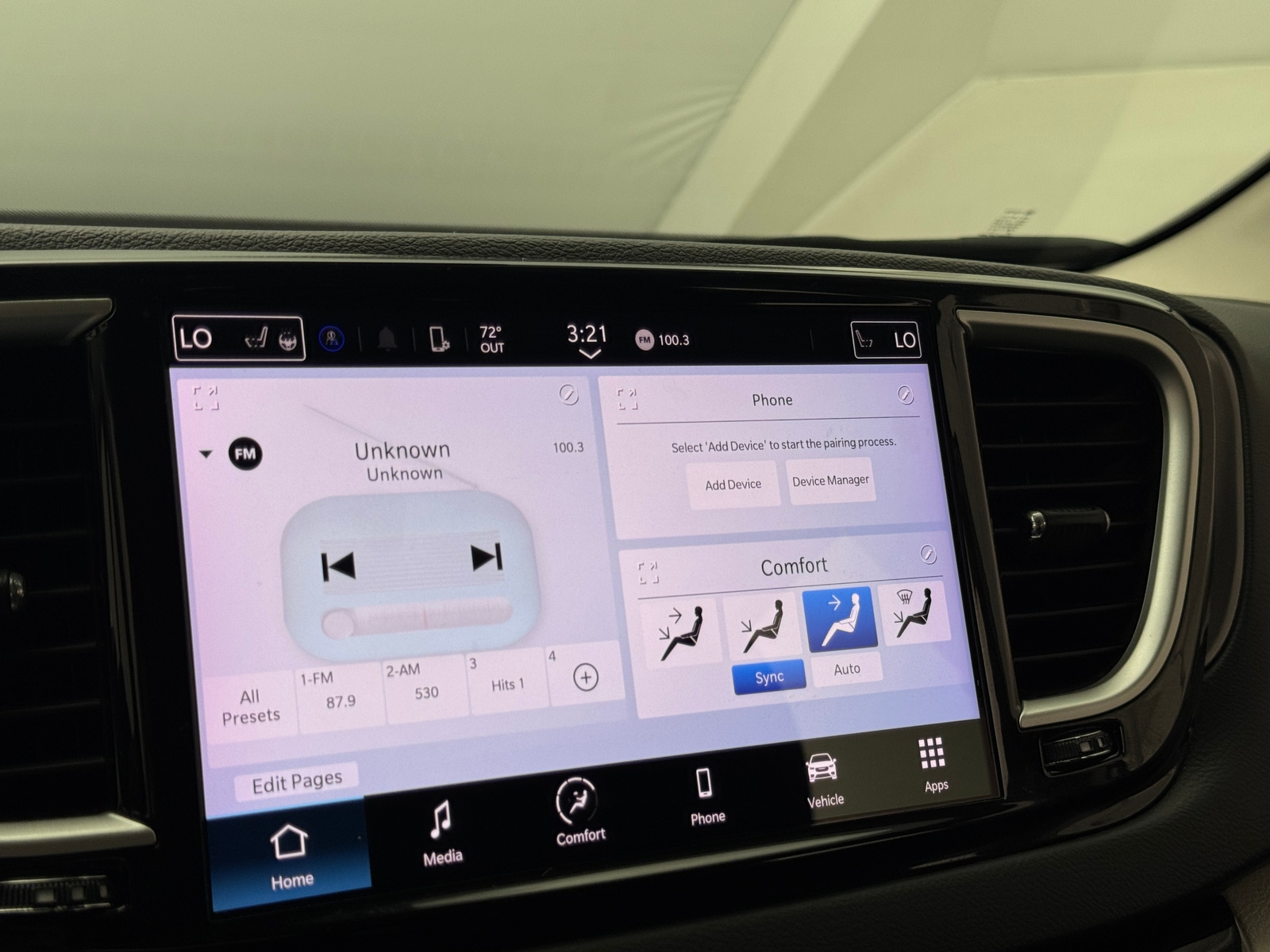 Thumbnail: 2024 Chrysler Pacifica - 3