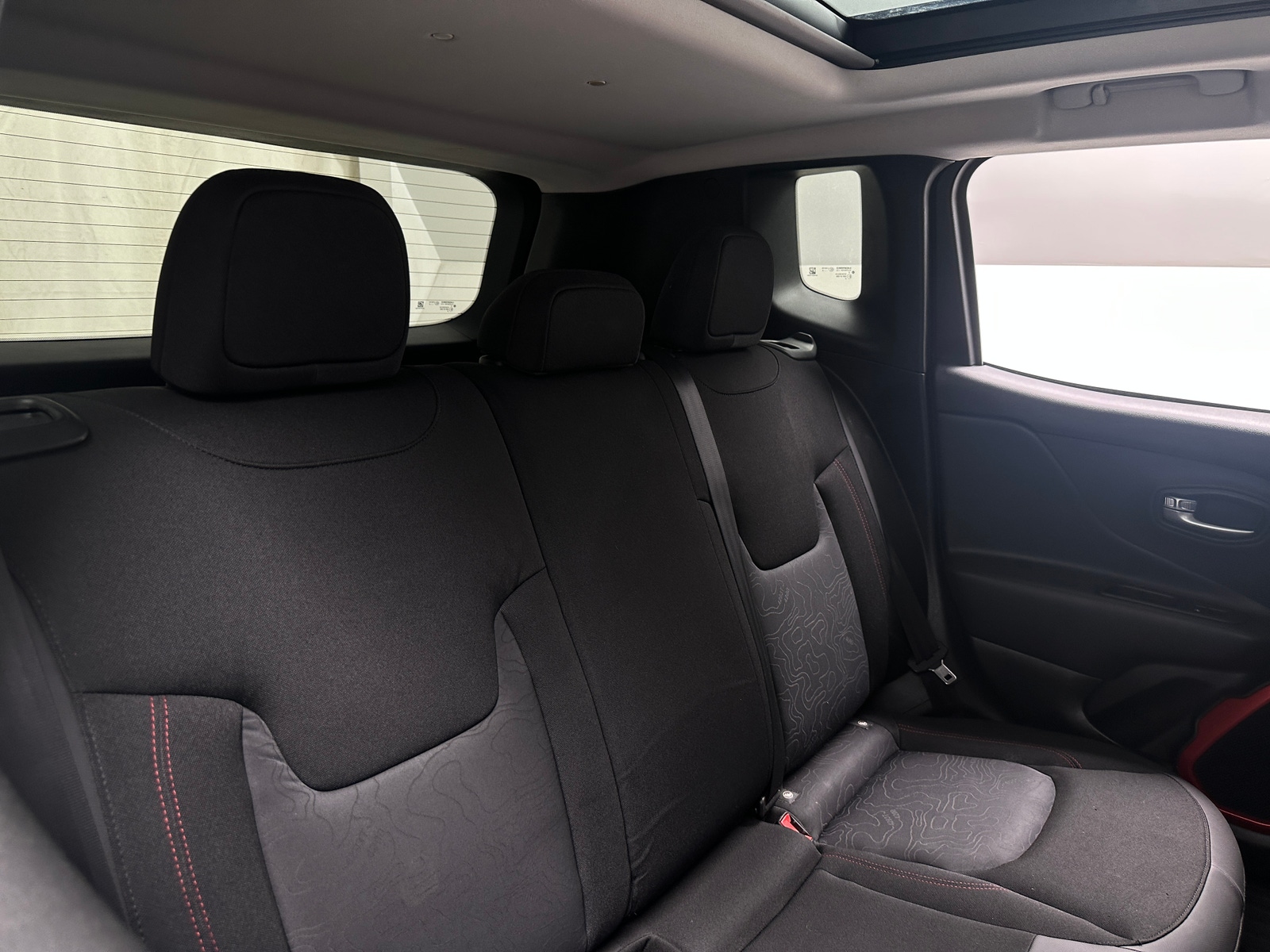 Thumbnail: 2018 Jeep Renegade - 6