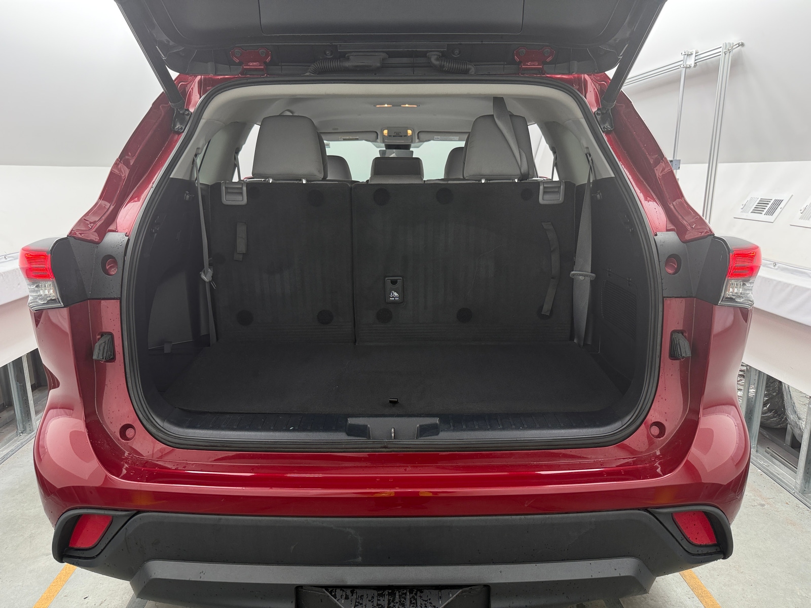 Thumbnail: 2022 Toyota Highlander - 7