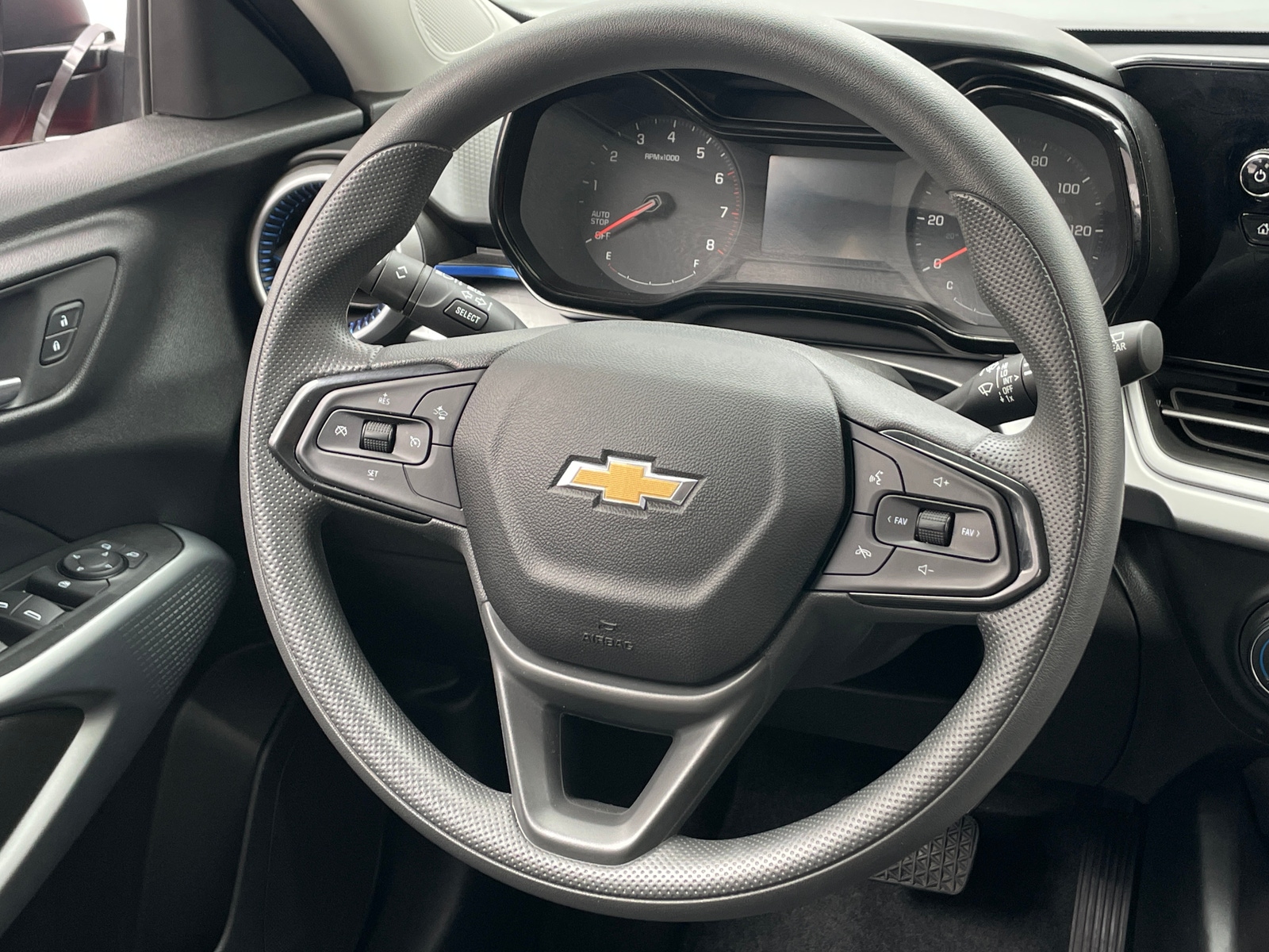 Thumbnail: 2026 Chevrolet Trax - 5