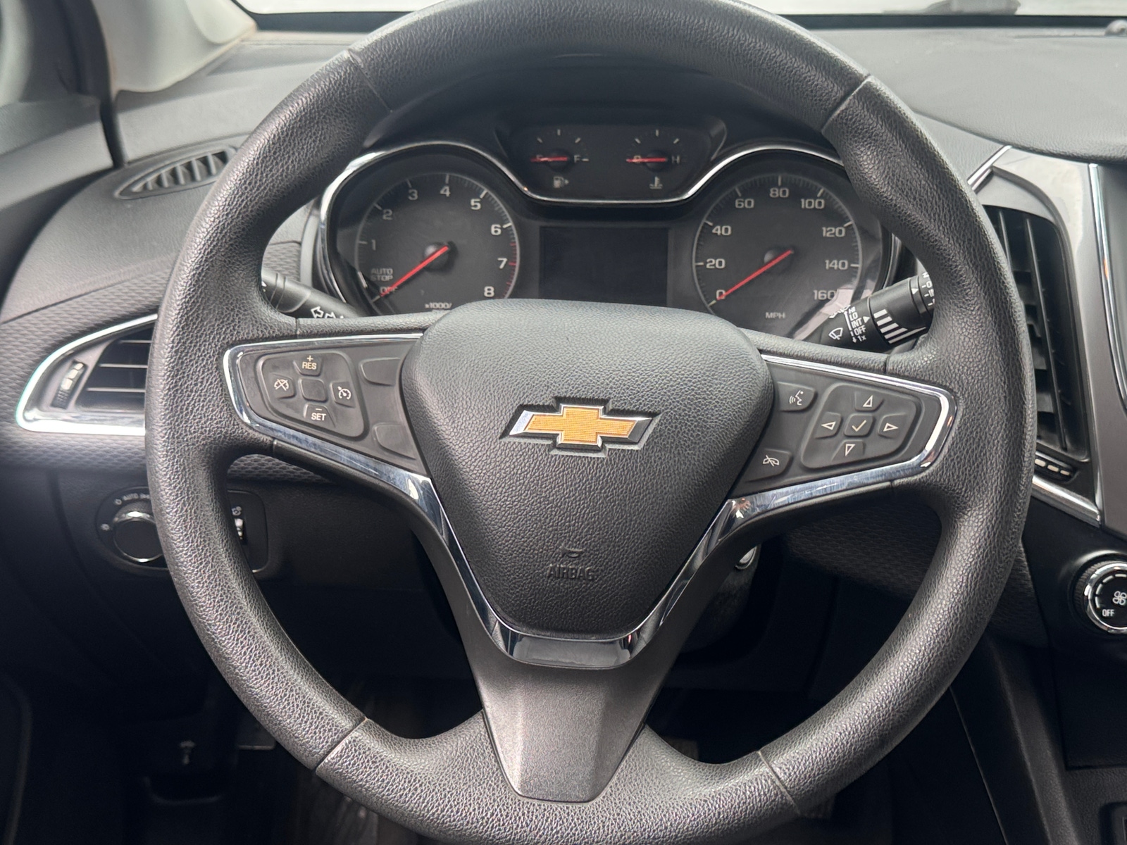 Thumbnail: 2019 Chevrolet Cruze - 5