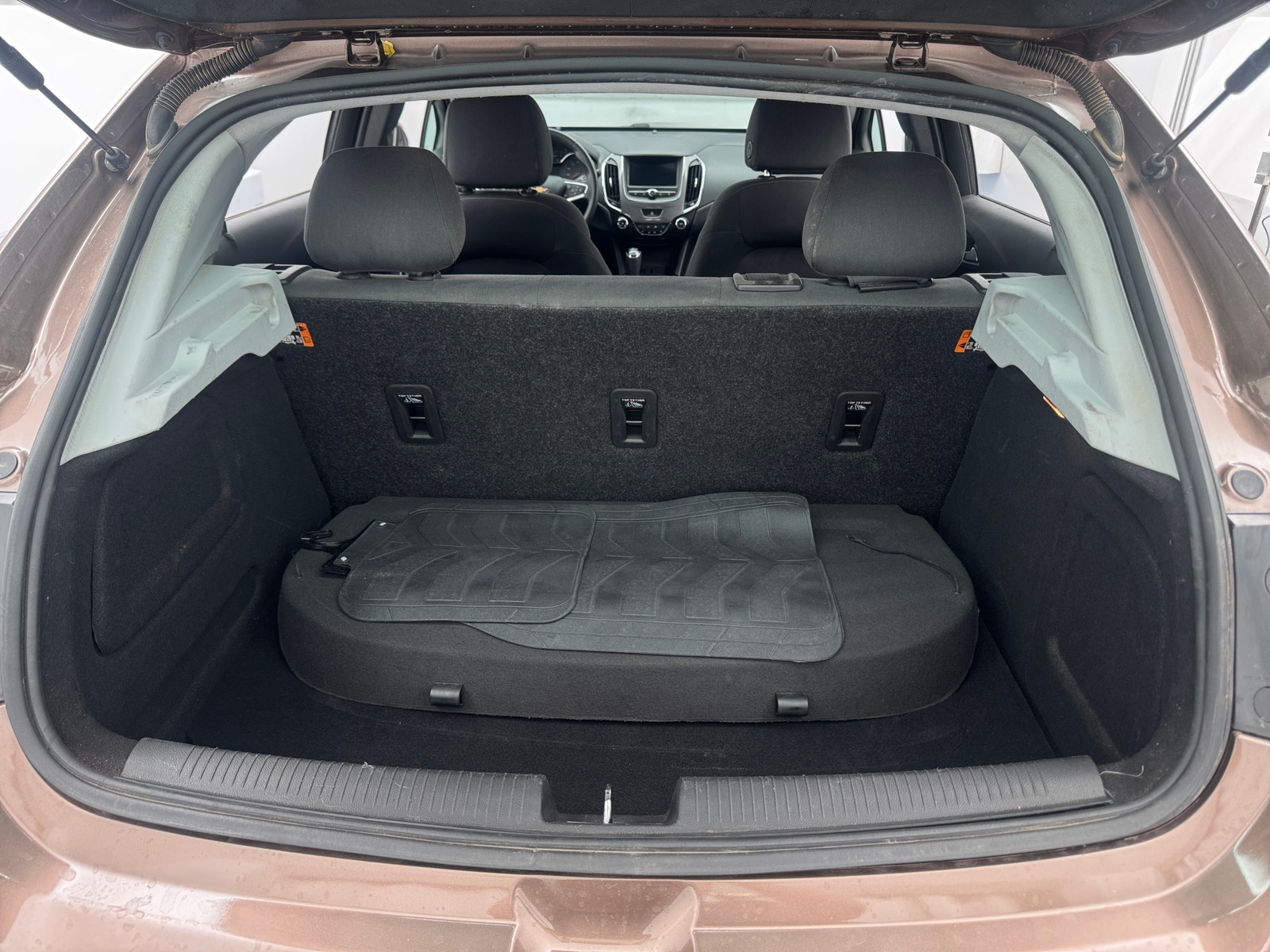 Thumbnail: 2019 Chevrolet Cruze - 7
