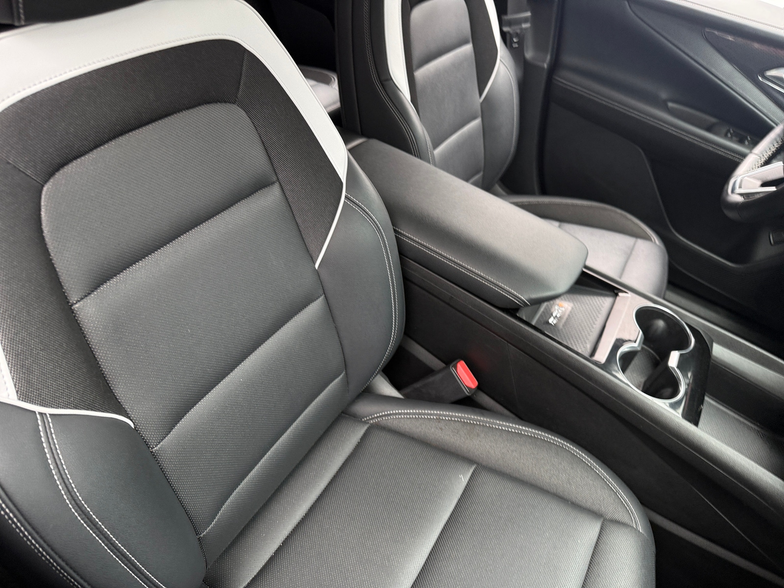 Thumbnail: 2024 Chevrolet Blazer EV - 2