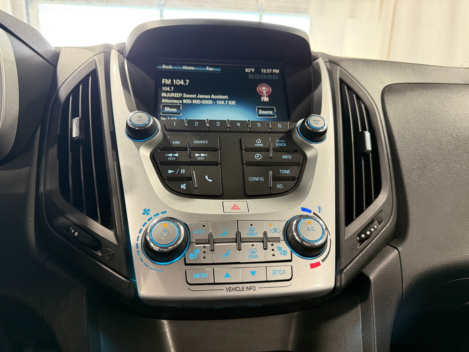 Thumbnail: 2017 Chevrolet Equinox - 4