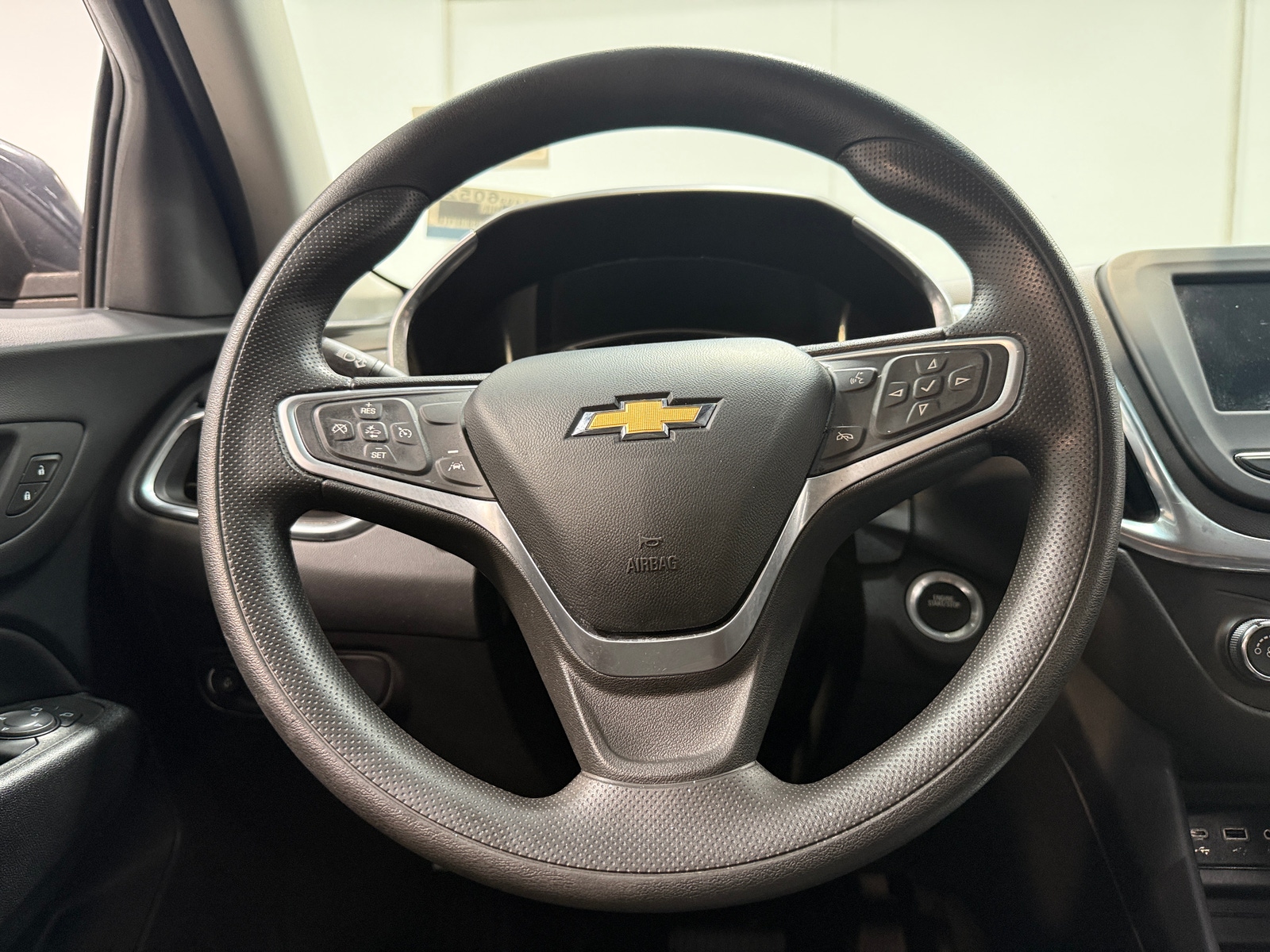 Thumbnail: 2023 Chevrolet Equinox - 5