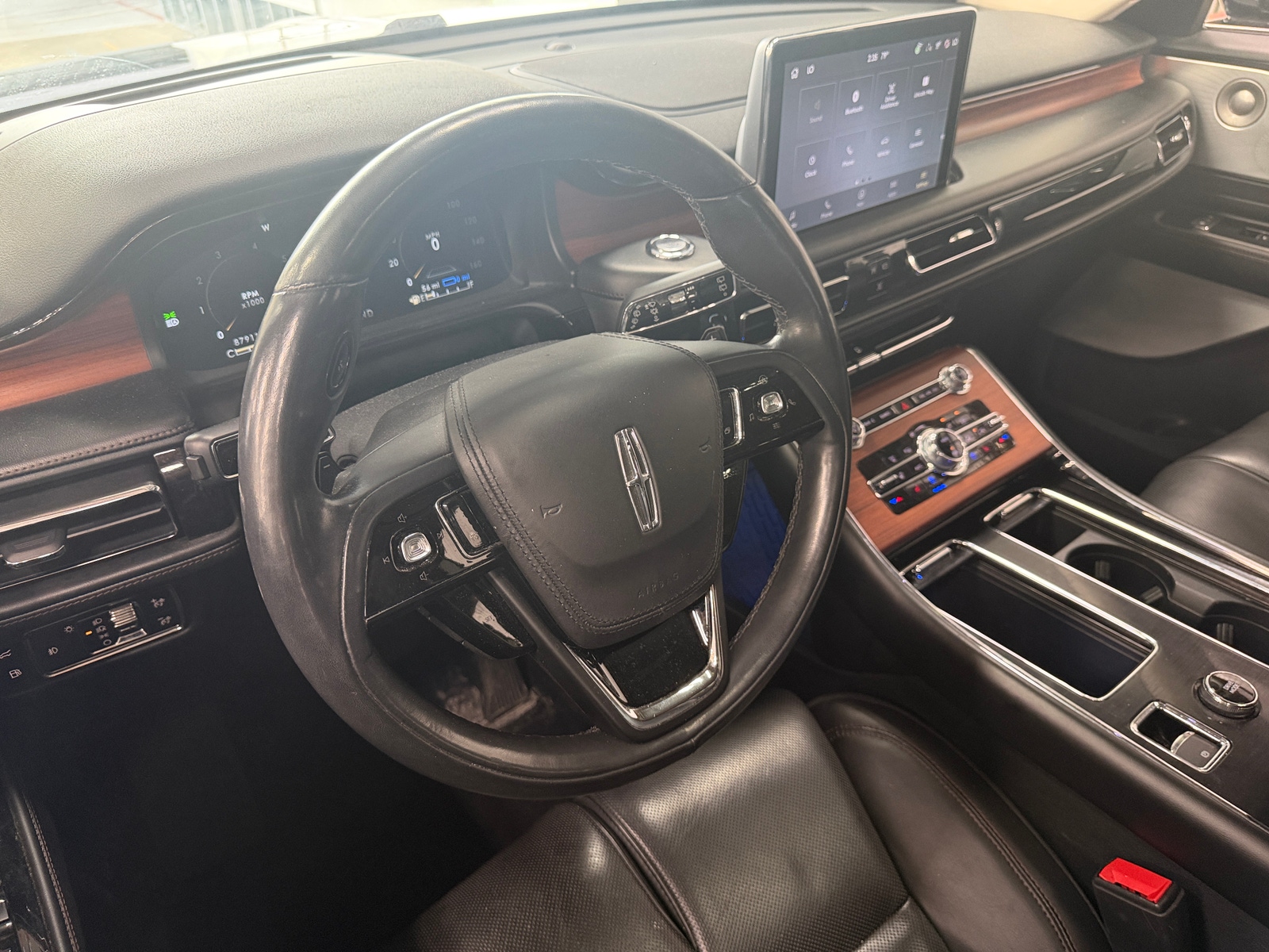 Thumbnail: 2021 Lincoln Aviator - 4