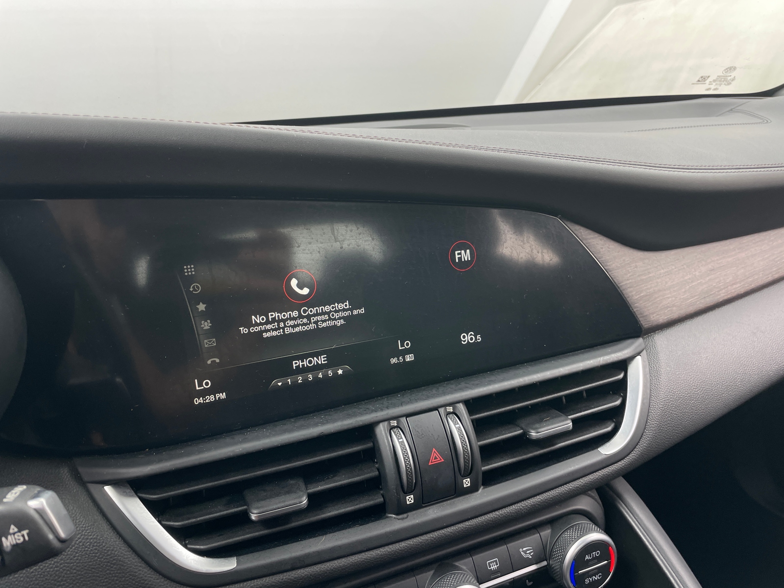 Thumbnail: 2019 Alfa Romeo Giulia - 3