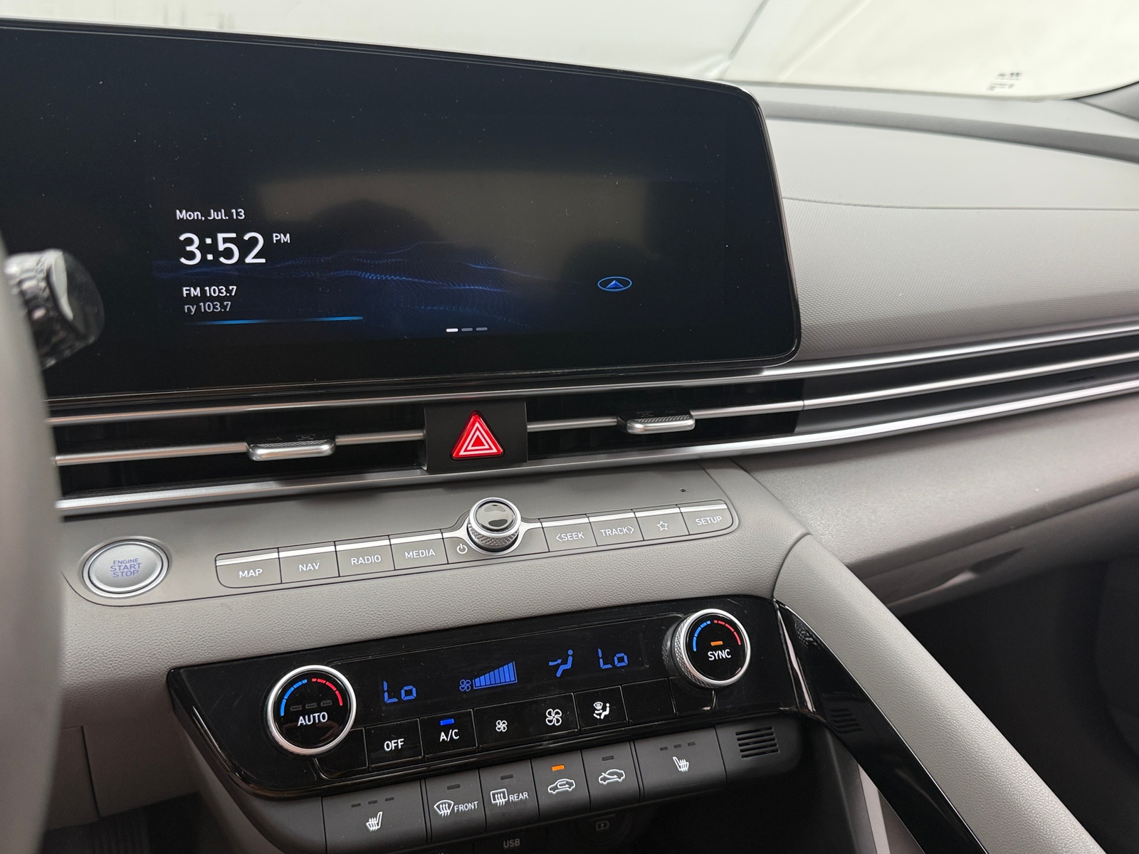 Thumbnail: 2023 Hyundai Elantra - 4