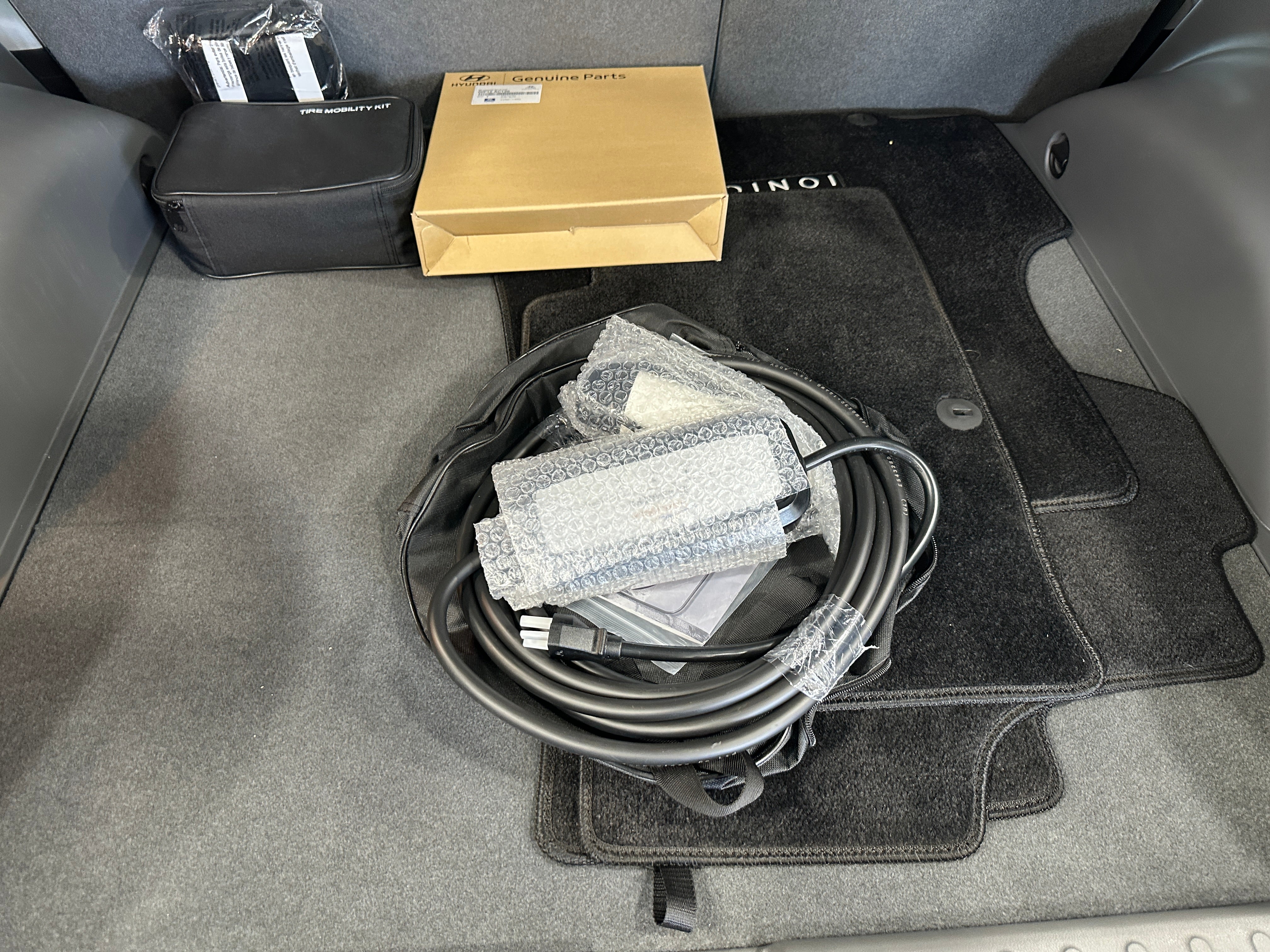 Used 2024 Hyundai IONIQ 5 SEL with VIN KM8KN4DE5RU288459 for sale in Oak Creek, WI