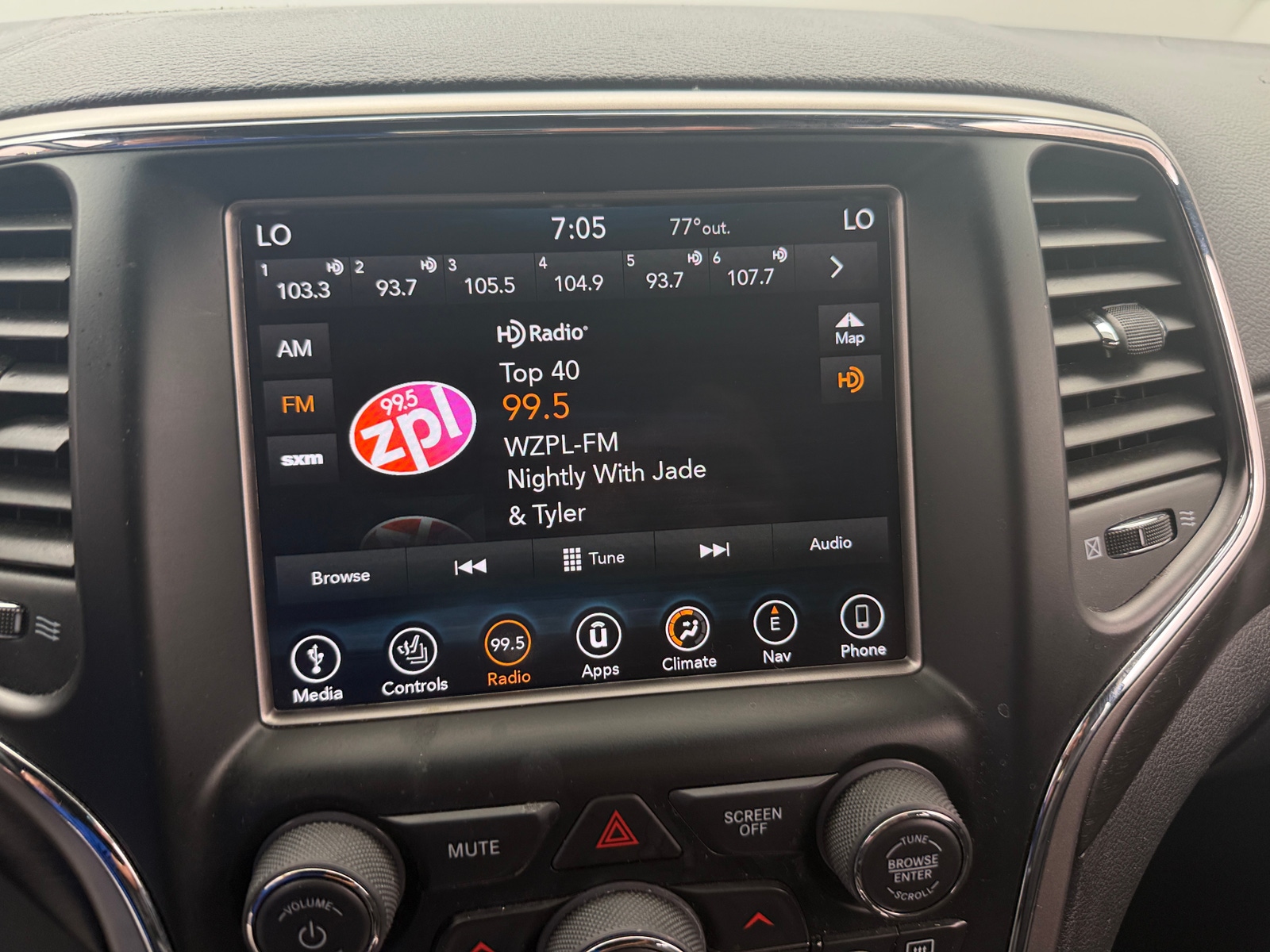 Thumbnail: 2018 Jeep Grand Cherokee - 4