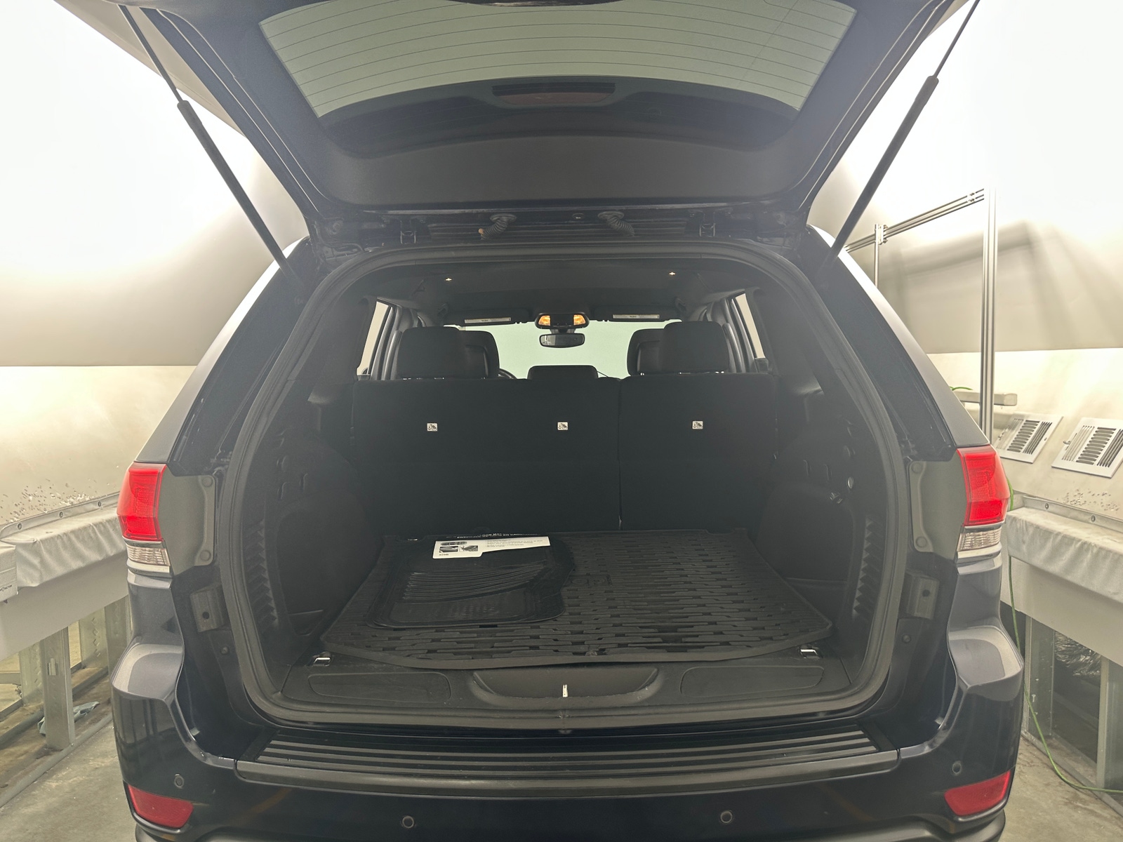 Thumbnail: 2017 Jeep Grand Cherokee - 7