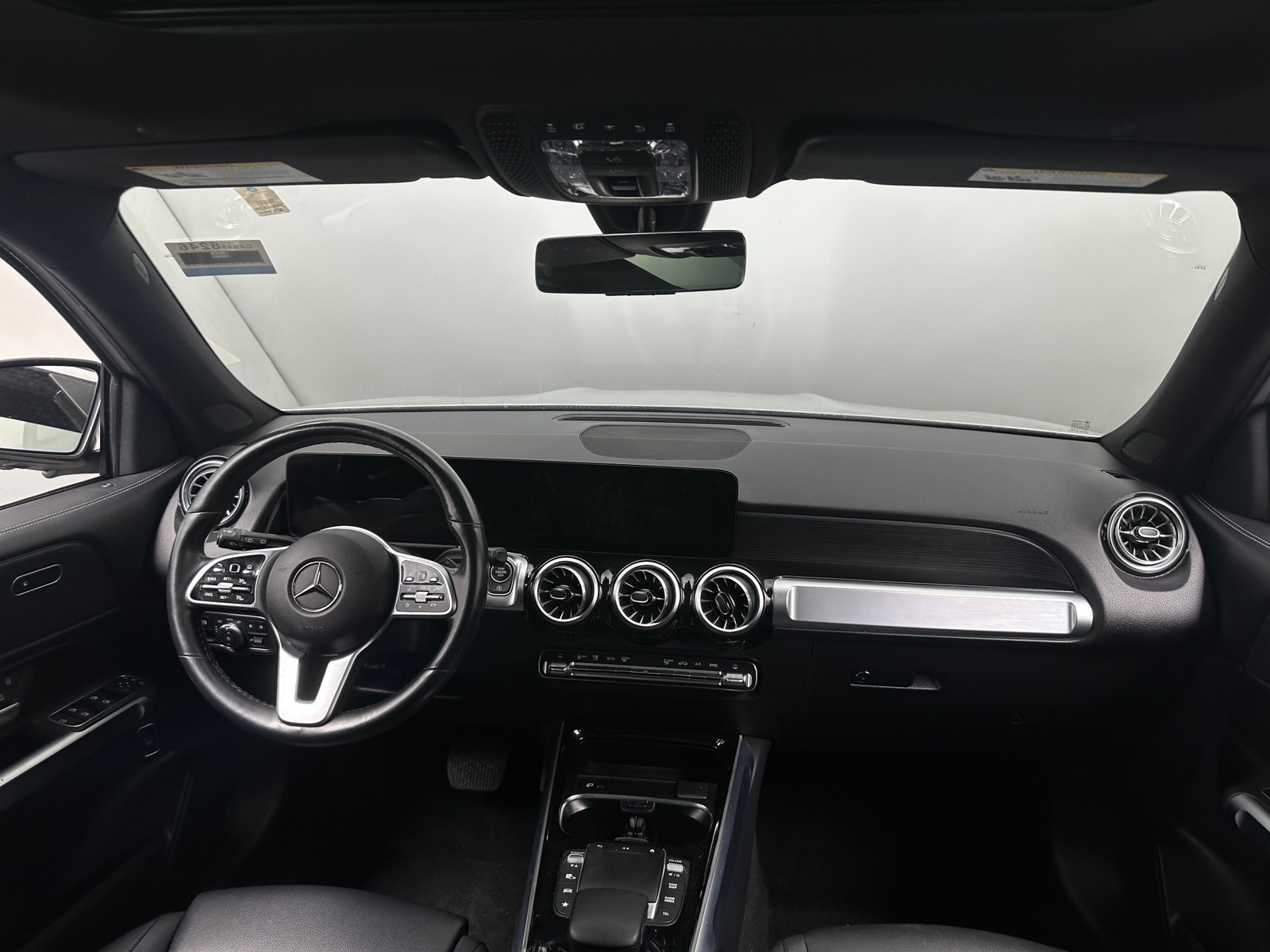 Thumbnail: 2022 Mercedes-Benz GLB - 2