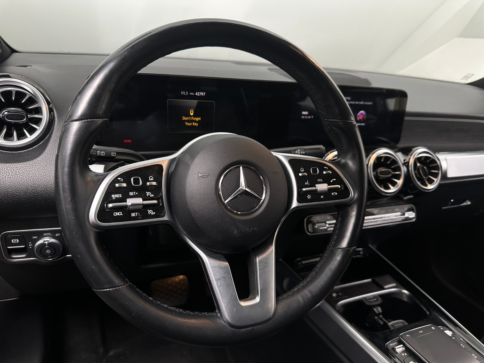 Thumbnail: 2022 Mercedes-Benz GLB - 4