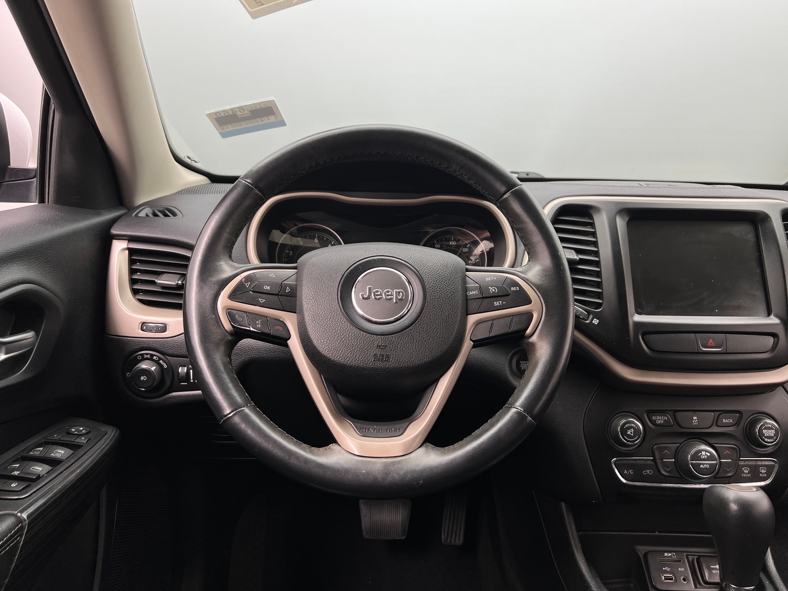 Thumbnail: 2017 Jeep Cherokee - 4