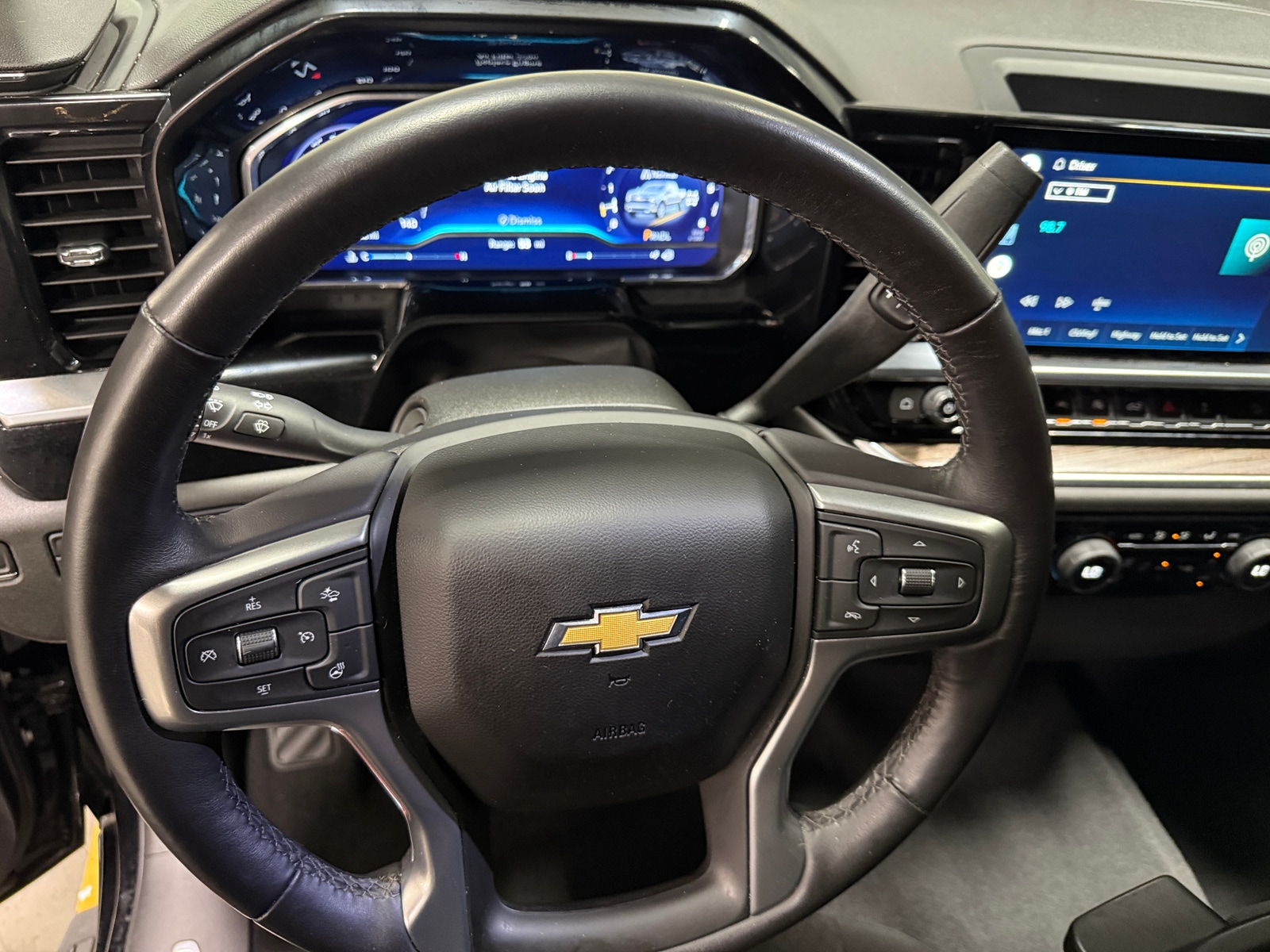 Thumbnail: 2022 Chevrolet Silverado 1500 - 5