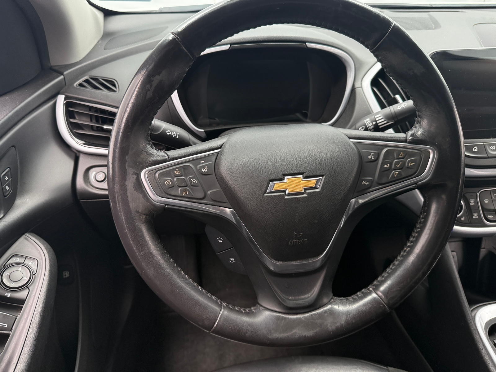 Thumbnail: 2018 Chevrolet Volt - 4