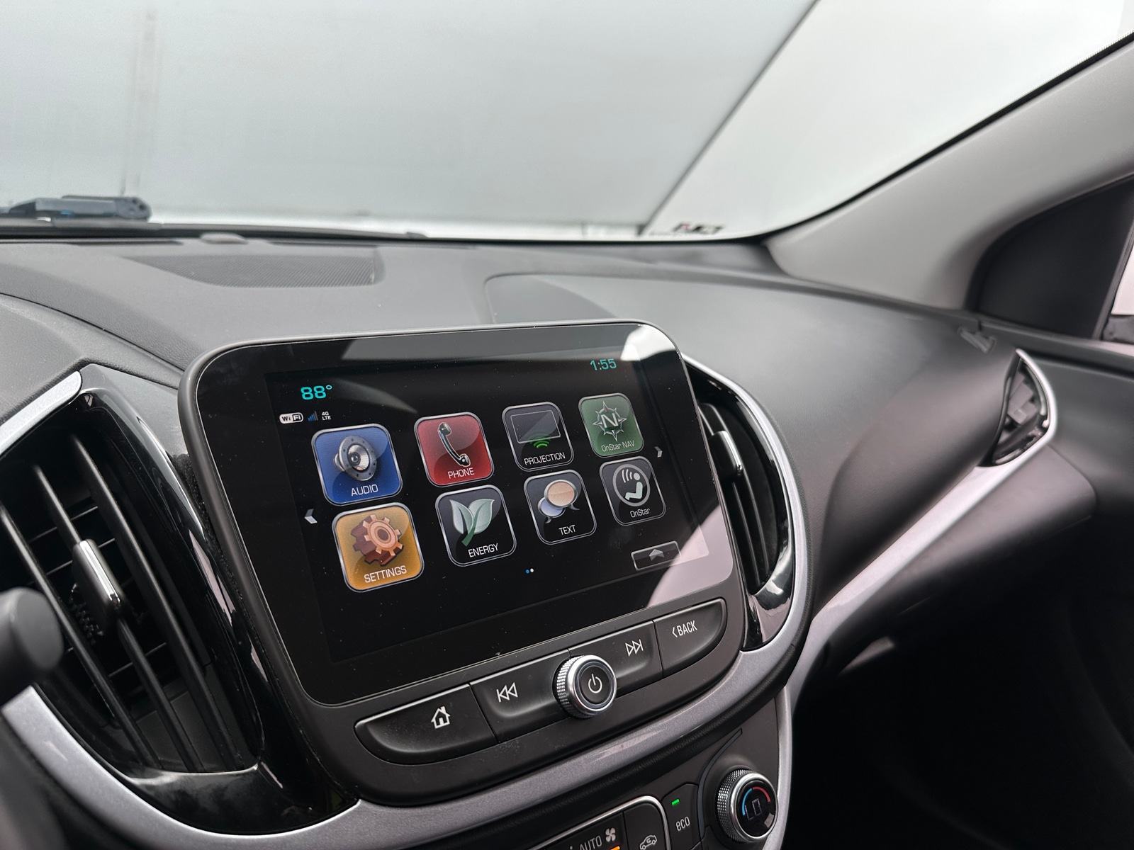 Thumbnail: 2018 Chevrolet Volt - 3