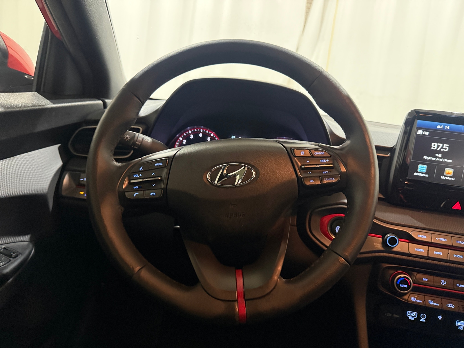 Thumbnail: 2020 Hyundai Veloster - 5