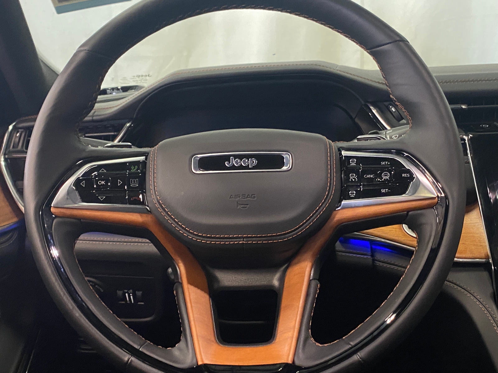 Thumbnail: 2025 Jeep Grand Cherokee - 4