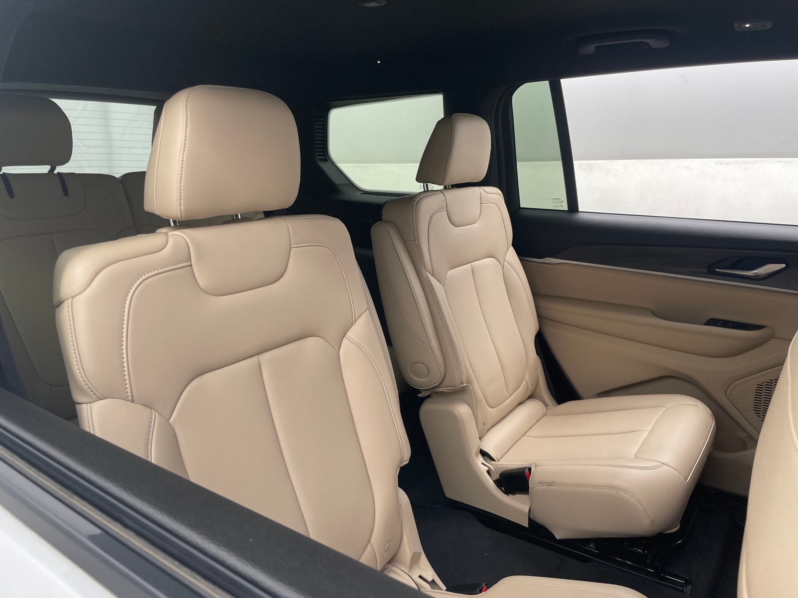 Thumbnail: 2023 Jeep Grand Cherokee L - 5