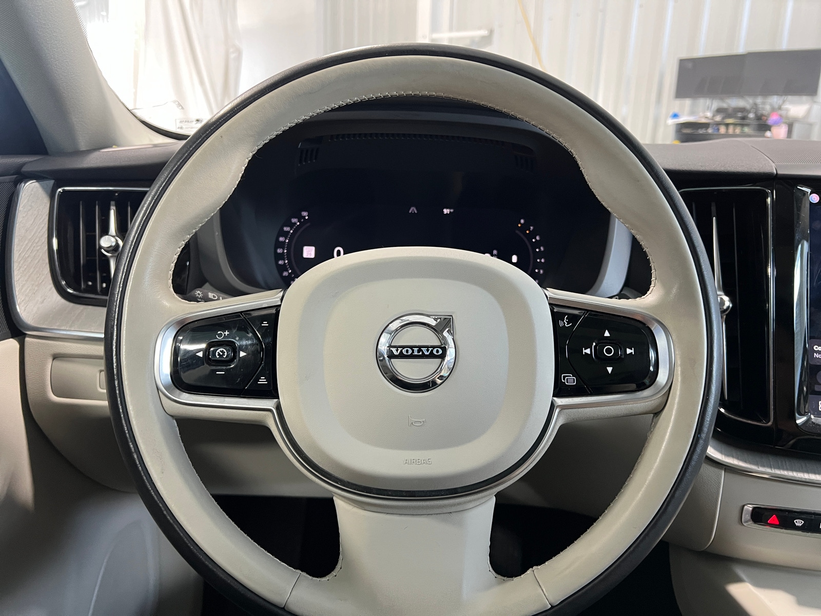 Thumbnail: 2024 Volvo XC60 - 4