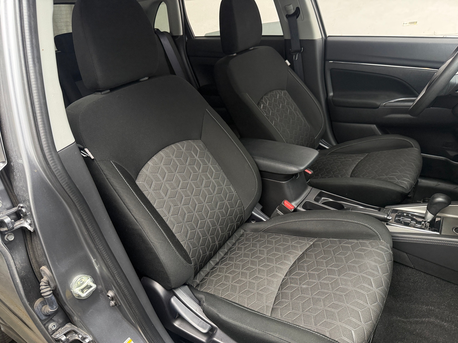 Thumbnail: 2024 Mitsubishi Outlander Sport - 2