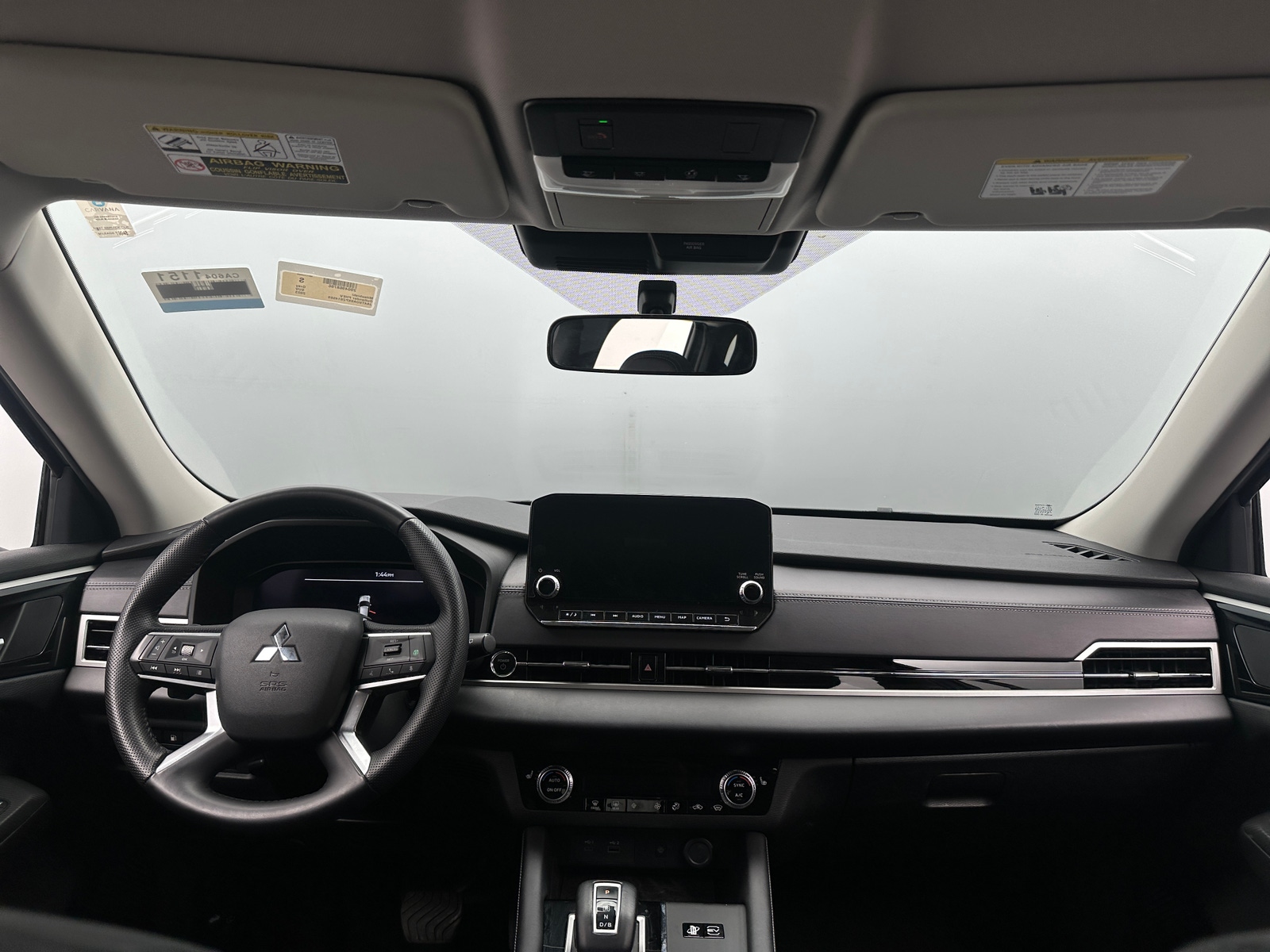 Thumbnail: 2023 Mitsubishi Outlander - 2