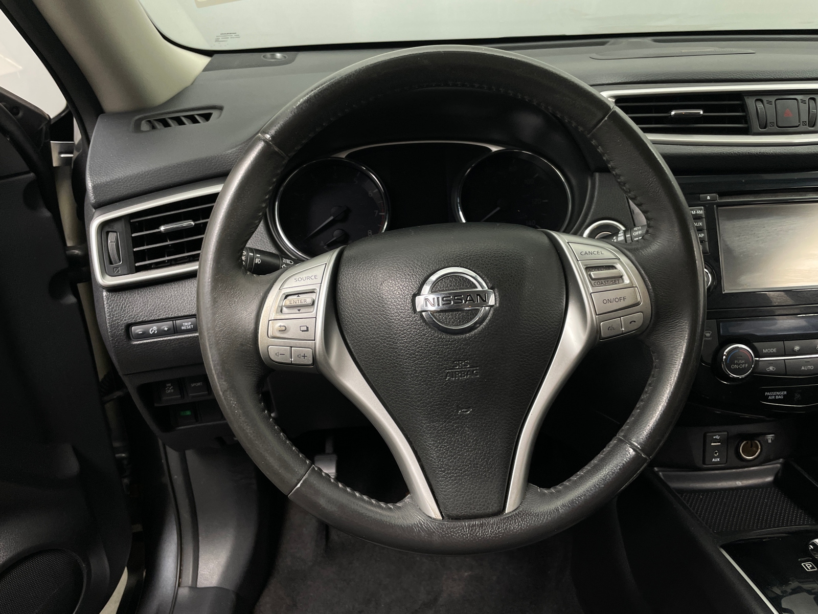 Thumbnail: 2015 Nissan Rogue - 4