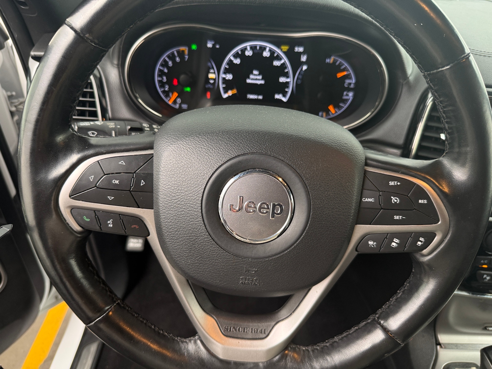 Thumbnail: 2020 Jeep Grand Cherokee - 4