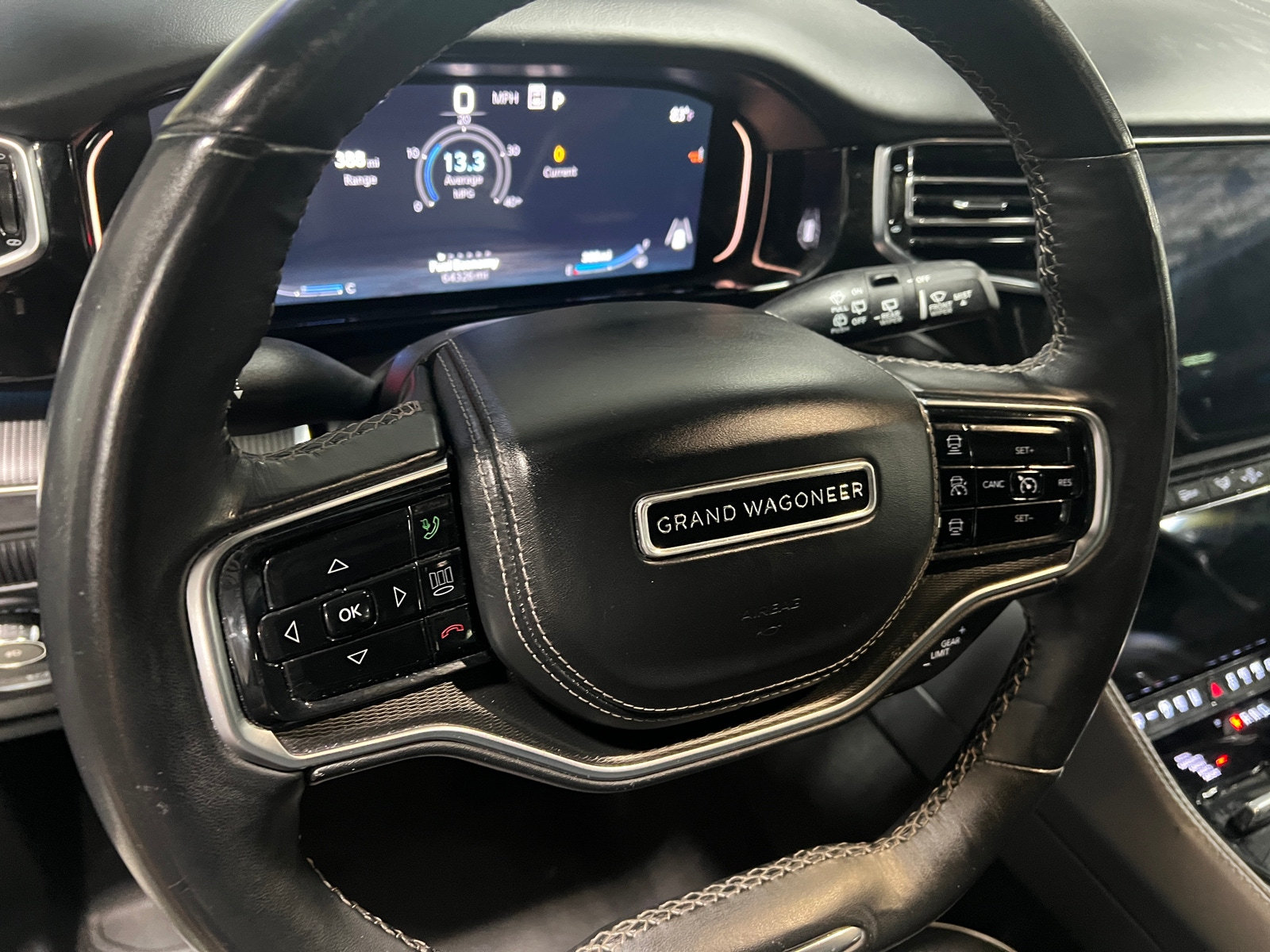 Thumbnail: 2024 Jeep Grand Wagoneer L - 4
