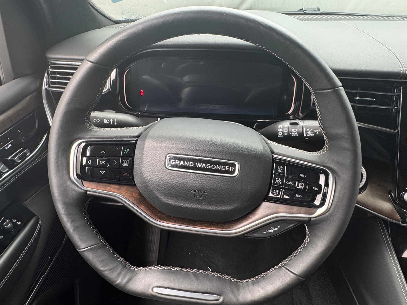 Thumbnail: 2025 Jeep Grand Wagoneer - 4
