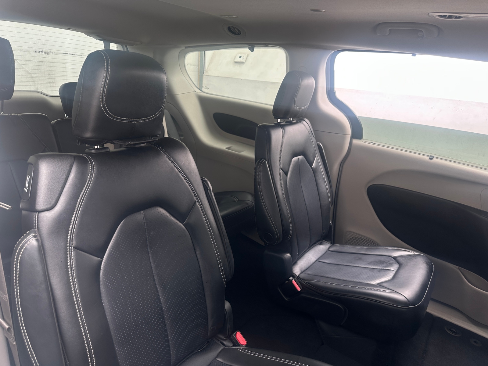 Thumbnail: 2023 Chrysler Pacifica - 5