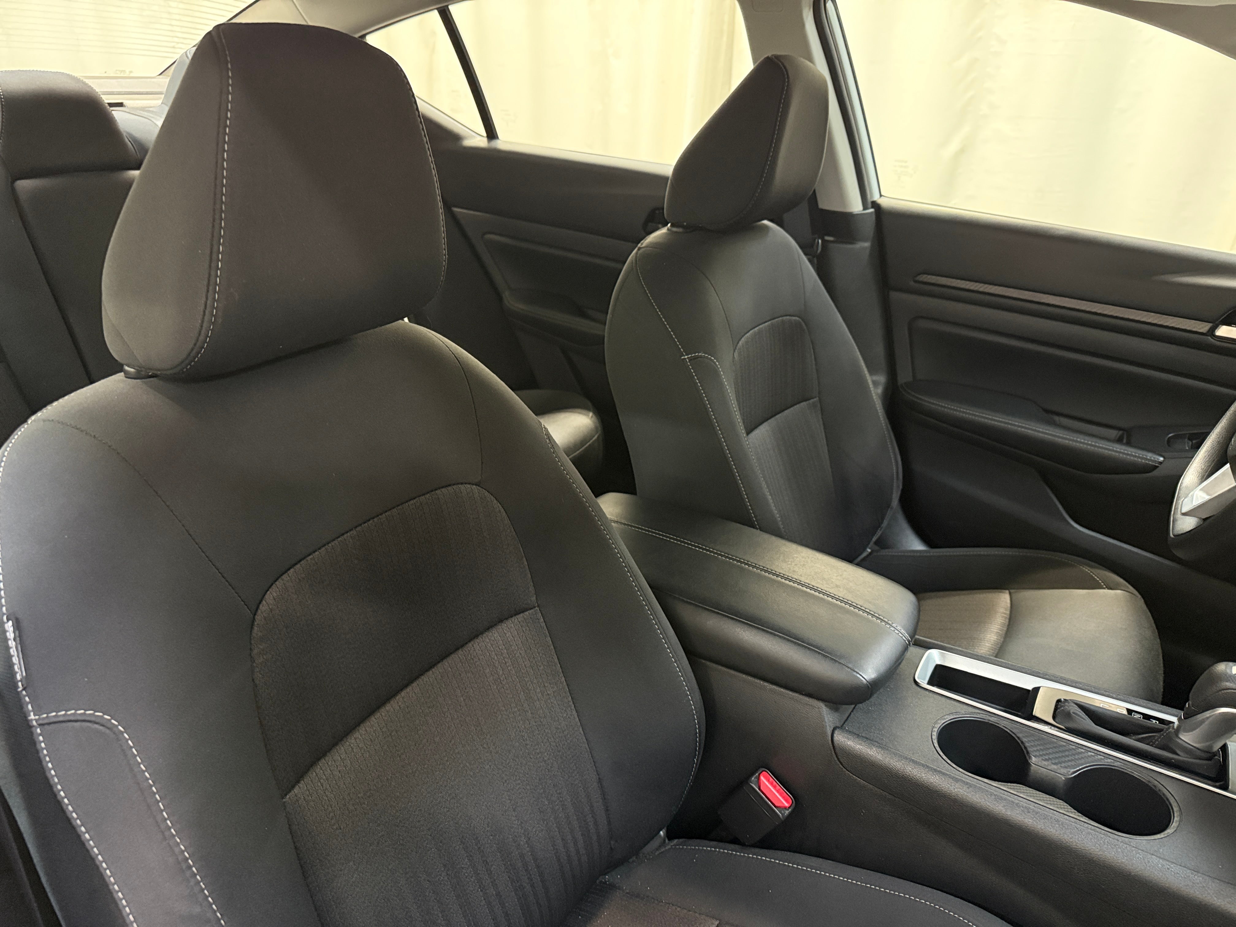 2025 Nissan Altima SV - Photo 2