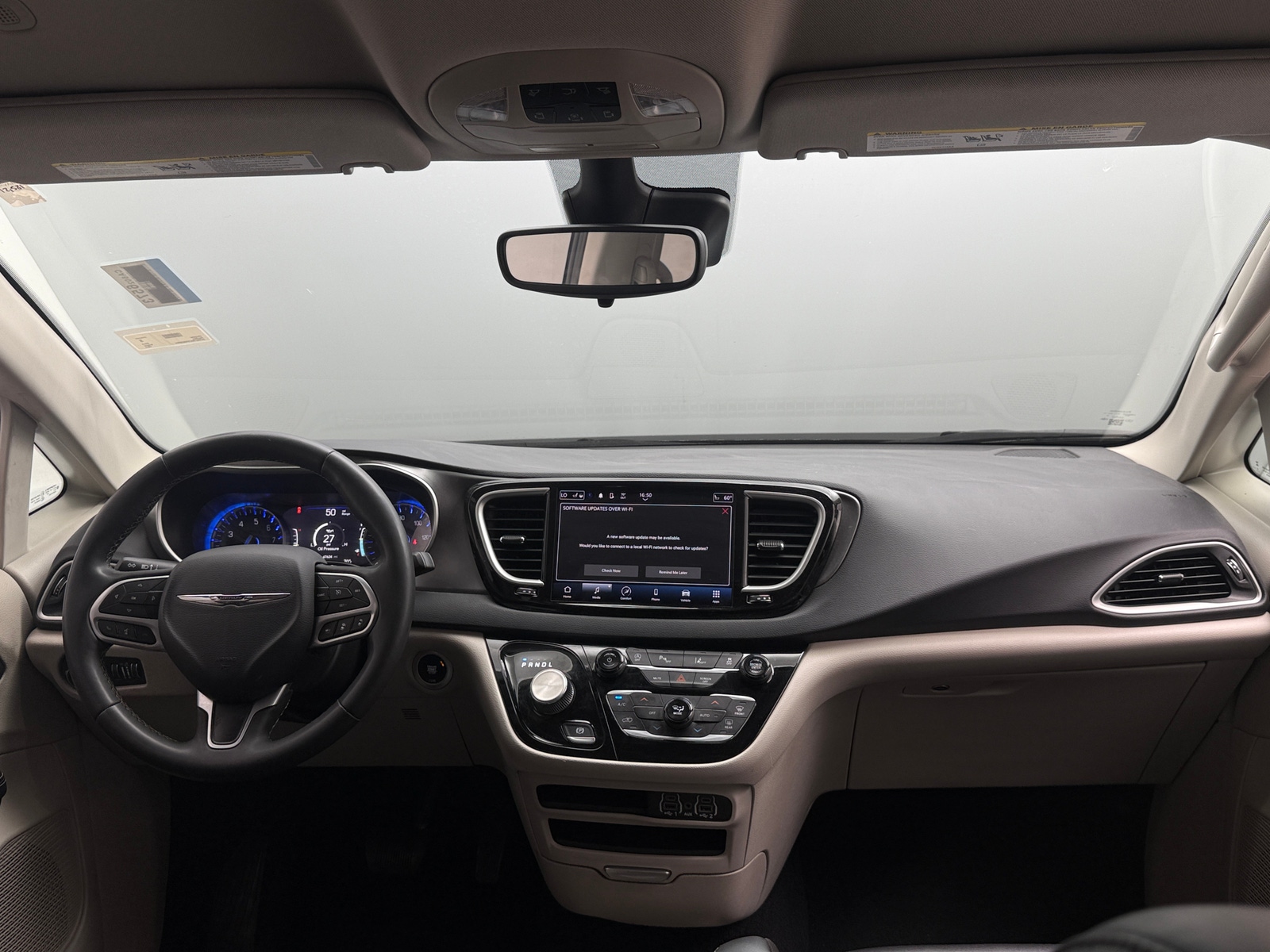 Thumbnail: 2023 Chrysler Pacifica - 3