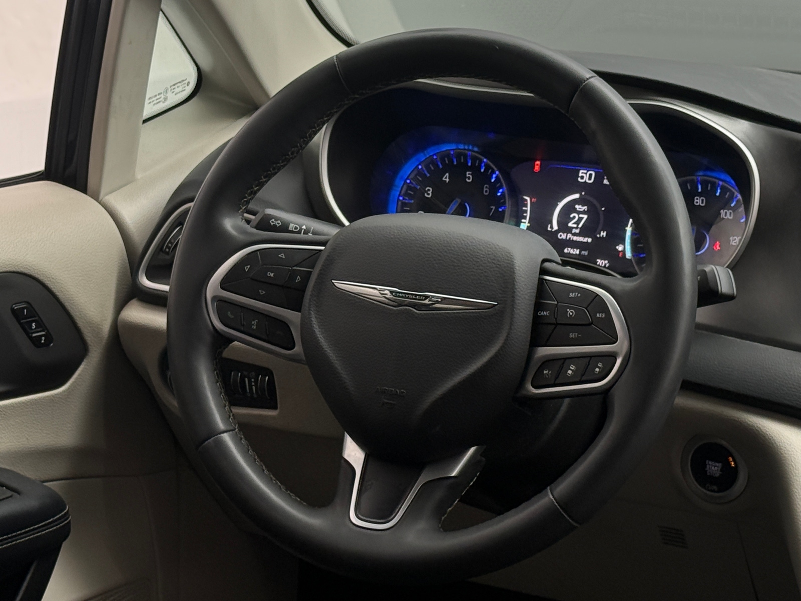 Thumbnail: 2023 Chrysler Pacifica - 5