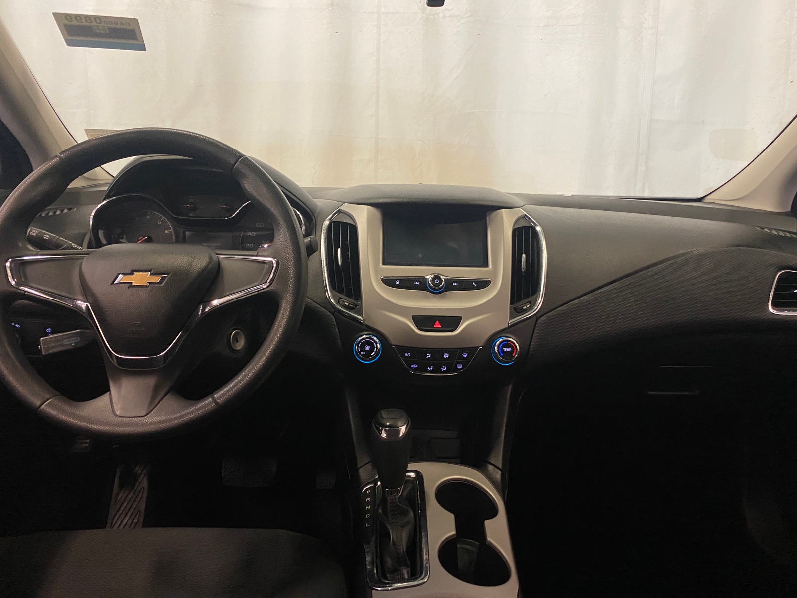 Thumbnail: 2018 Chevrolet Cruze - 3